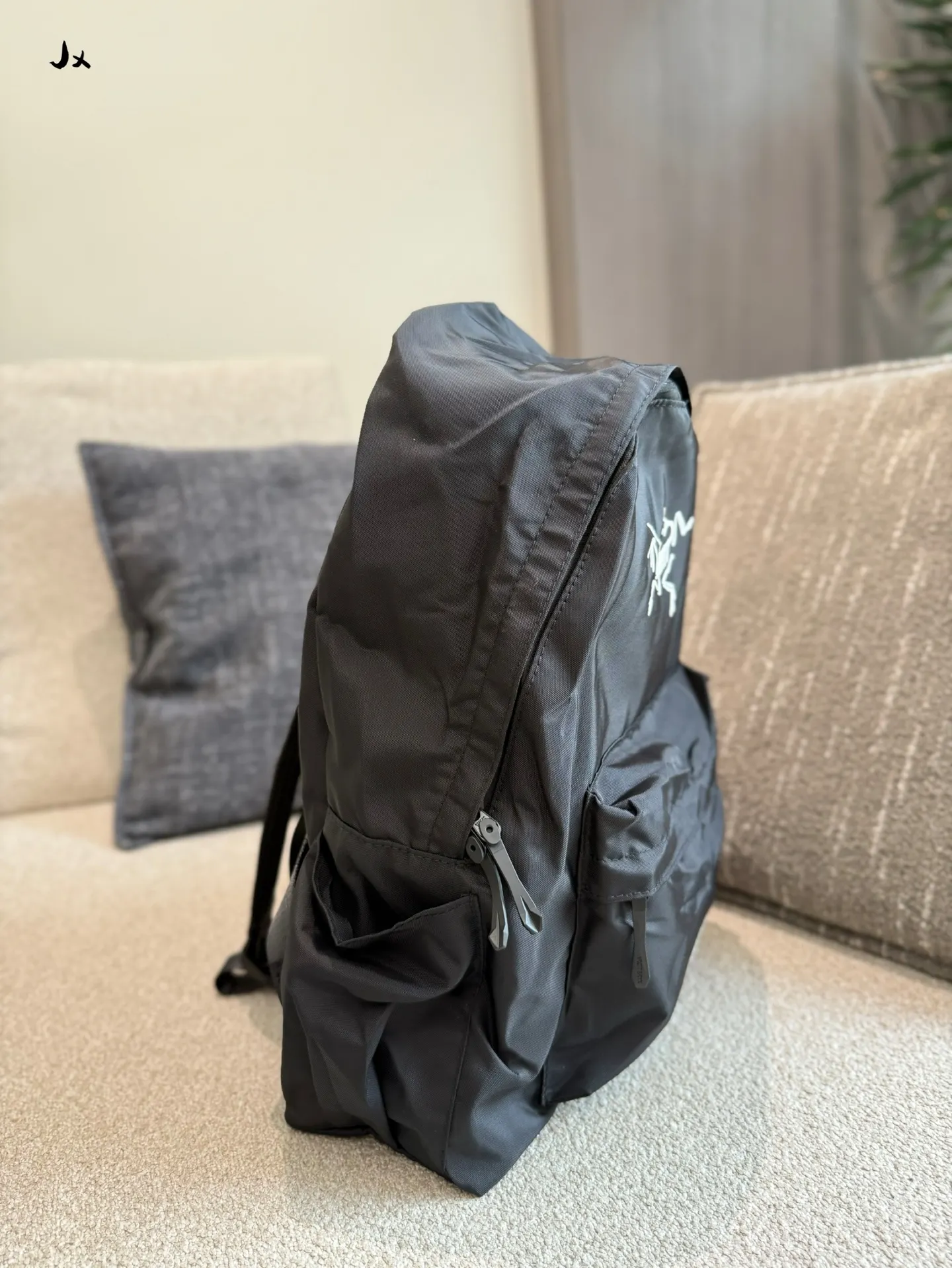 Arcteryx Lightweight Hiking Backpack D26518453 — view 8