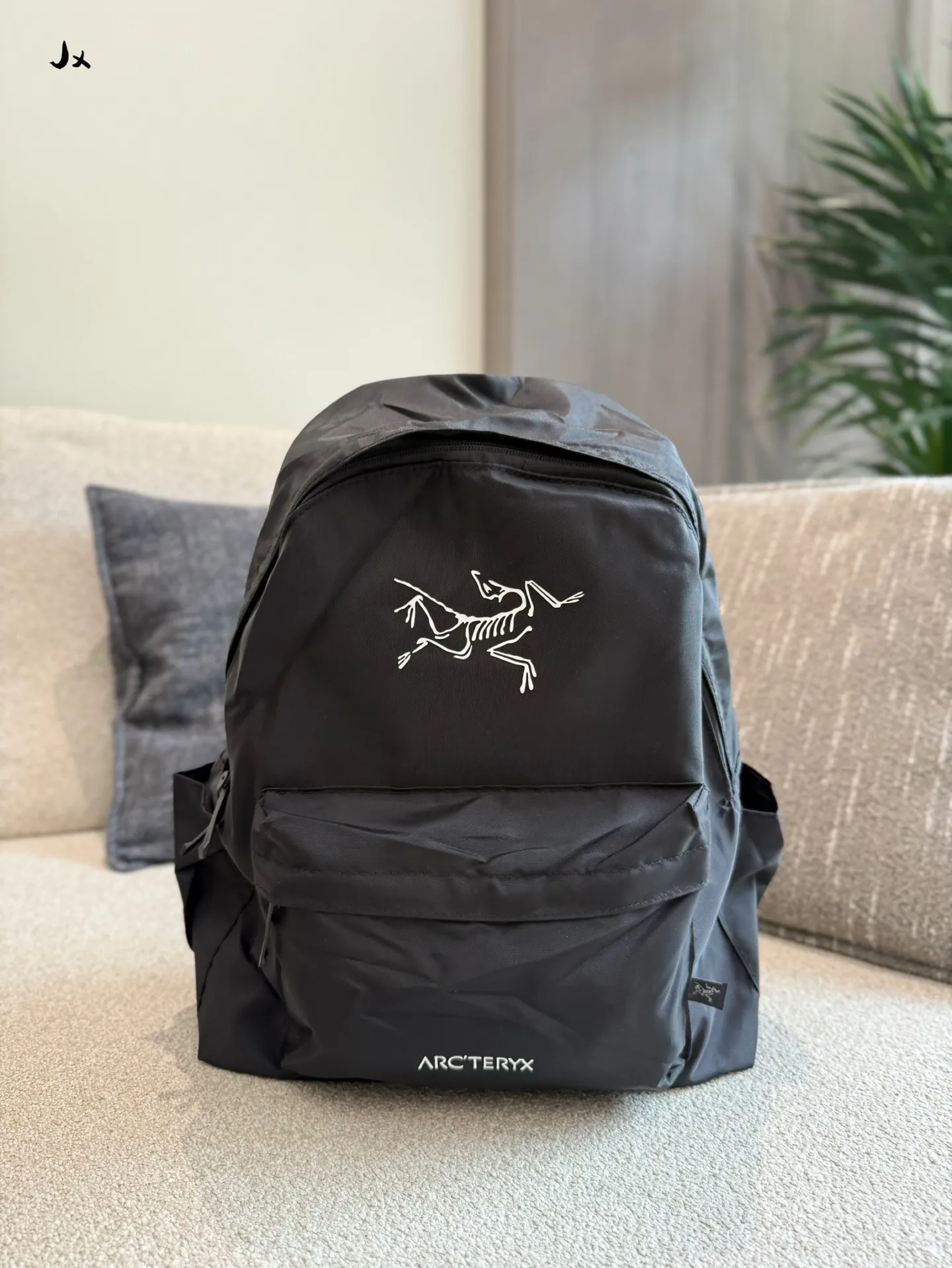 Arcteryx Lightweight Hiking Backpack D26518453 — view 9