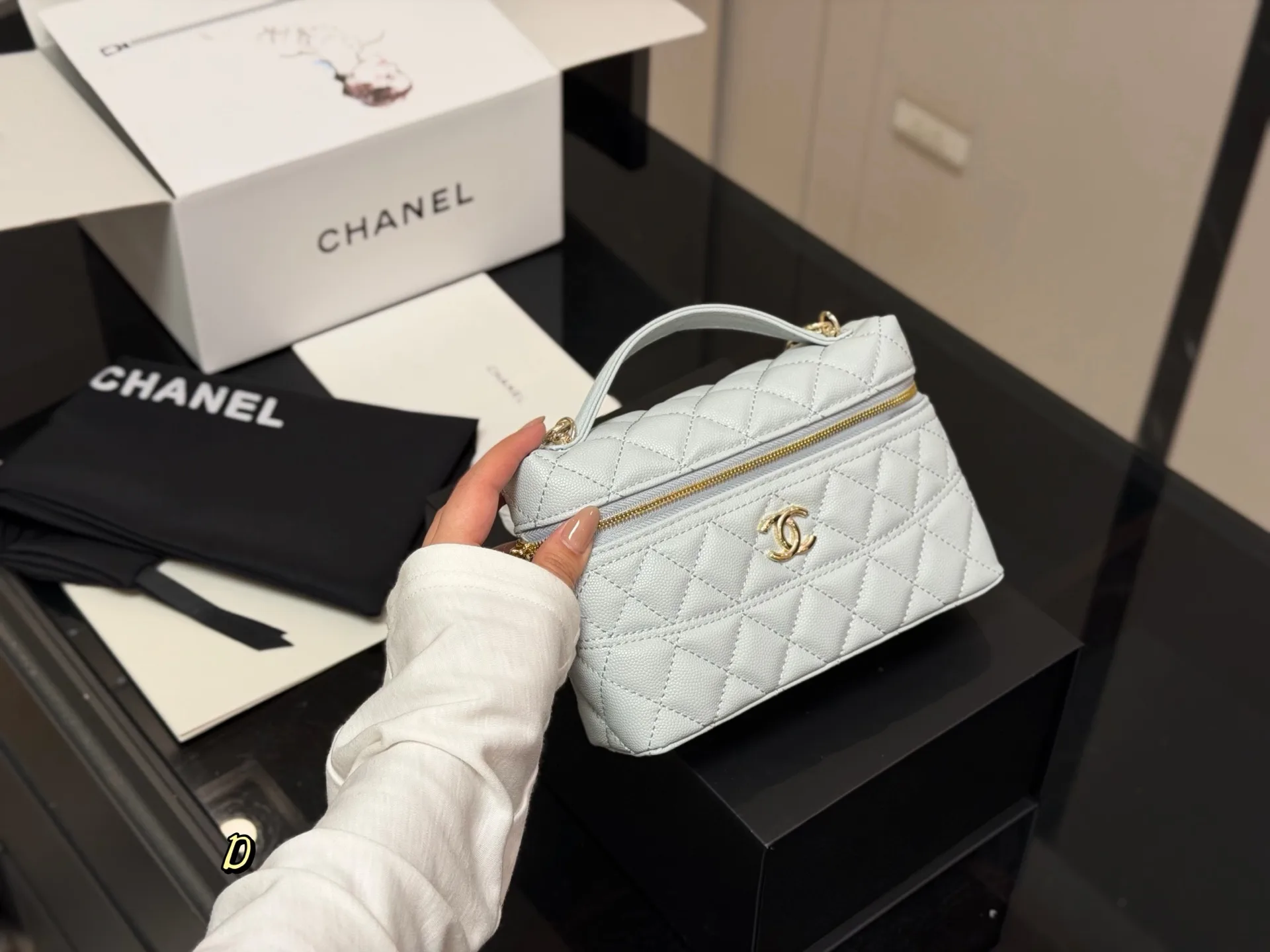 Quilted Top-Handle Vanity Bag D27018372