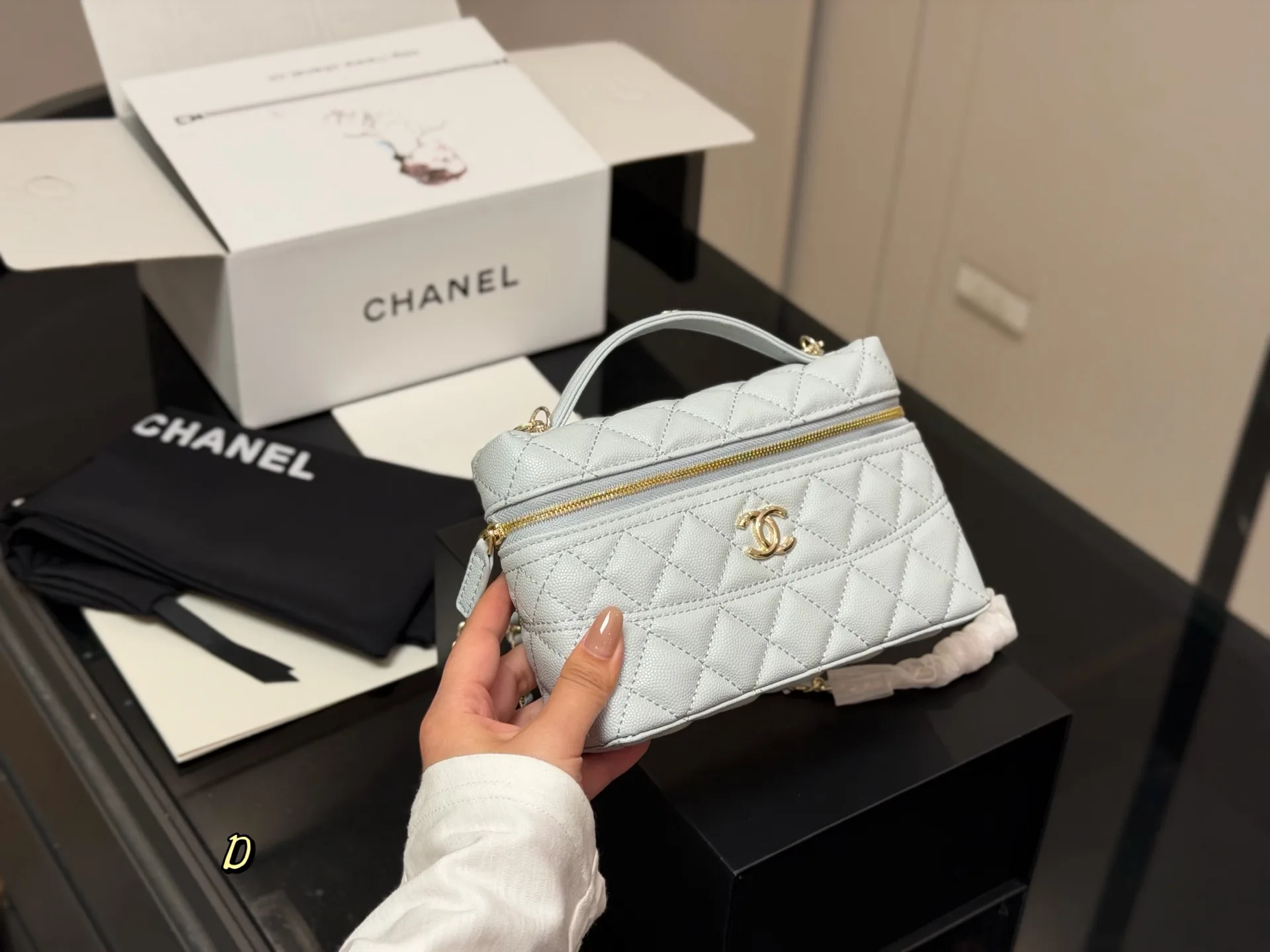 Quilted Top-Handle Vanity Bag D27018372 — view 5