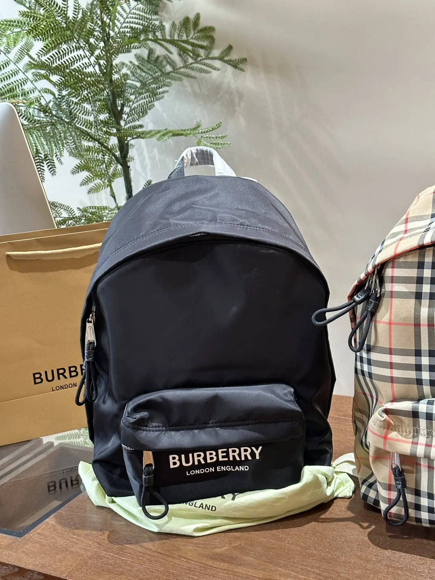 Vintage Check Nylon Backpack D28518132 — view 3
