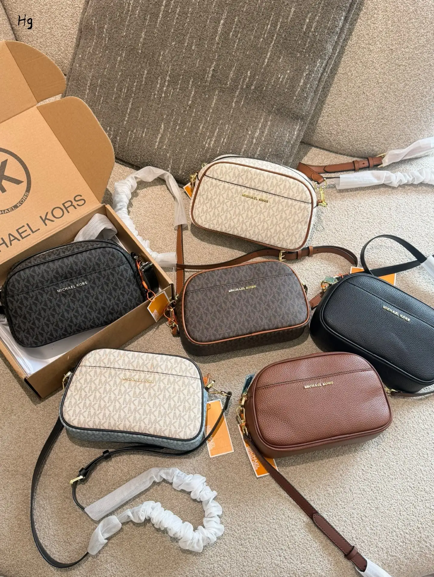 Michael Kors Monogram Camera Bag D28518502