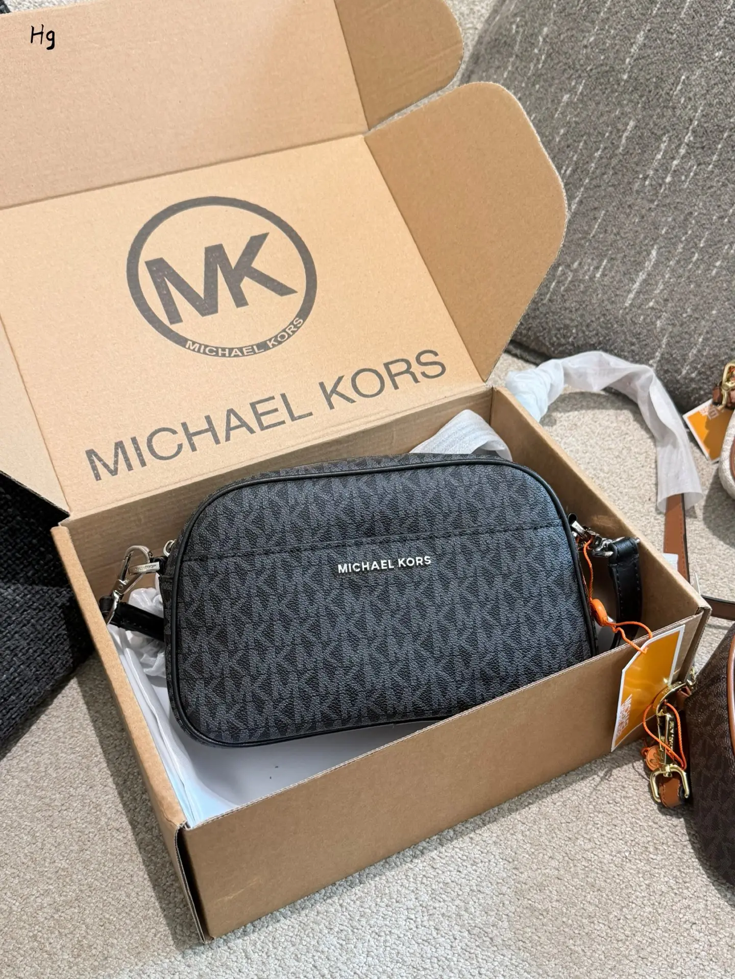 Michael Kors Monogram Camera Bag D28518502 — view 2