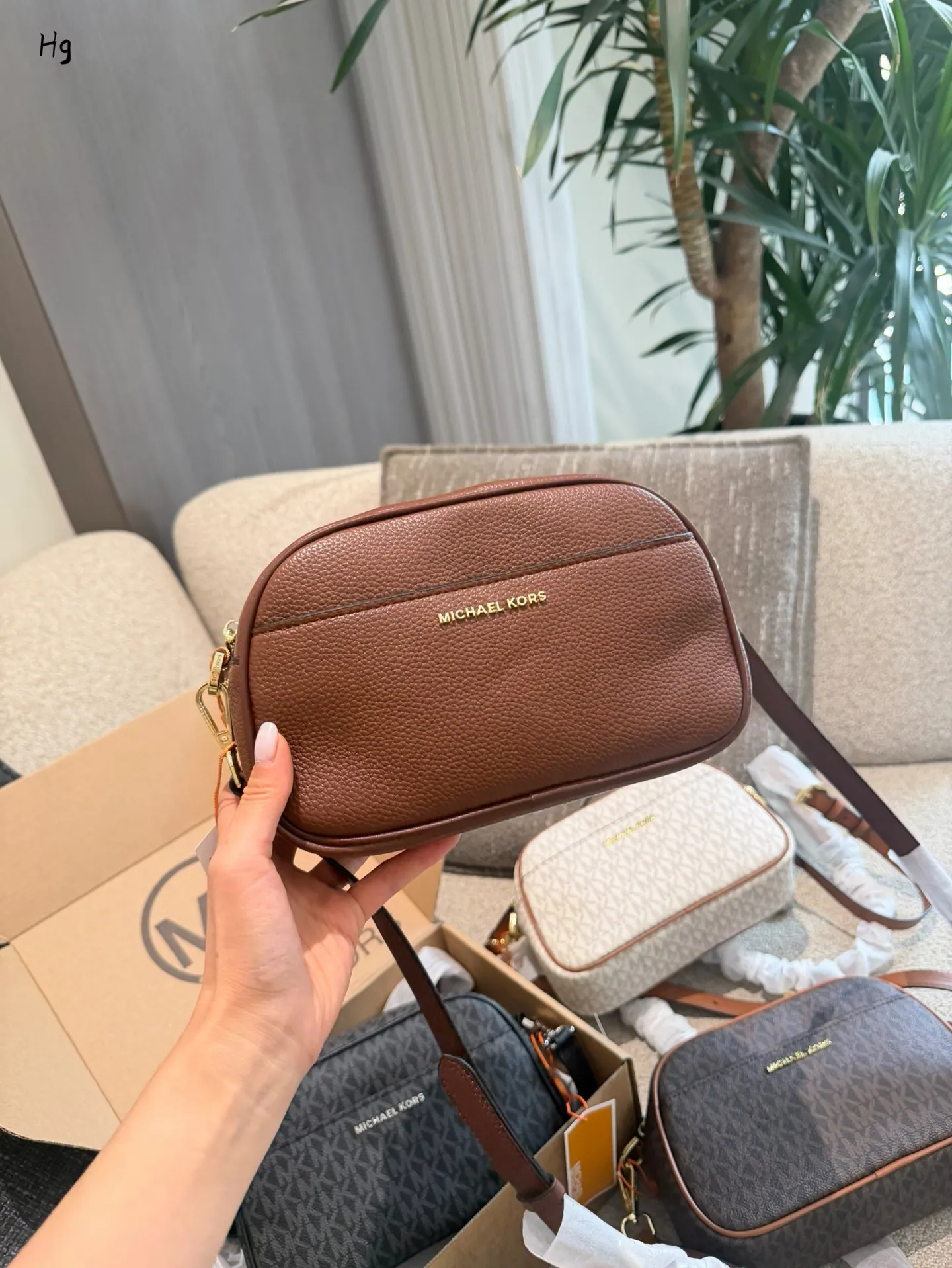 Michael Kors Monogram Camera Bag D28518502 — view 5