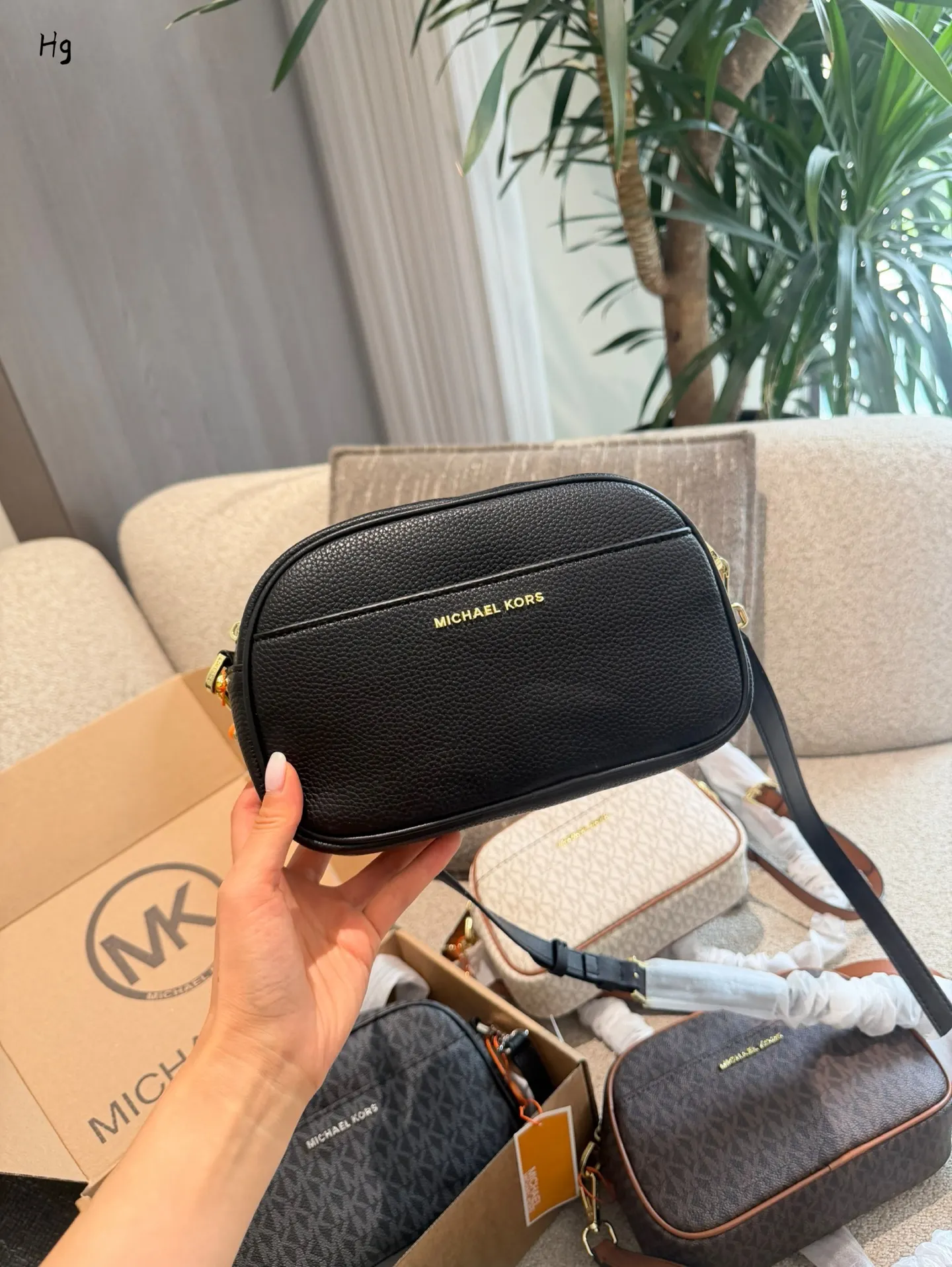 Michael Kors Monogram Camera Bag D28518502 — view 6