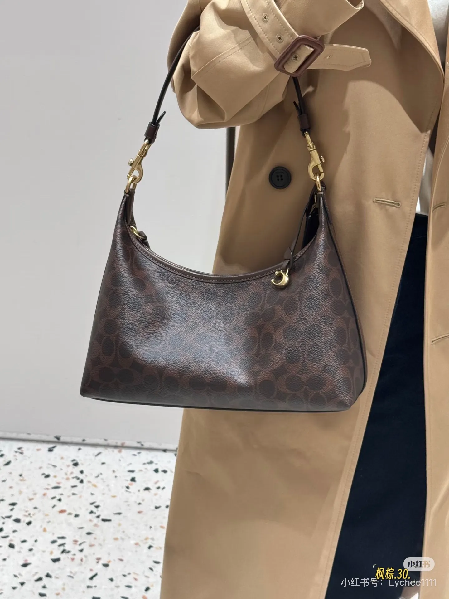 Signature Monogram Shoulder Bag D33517942