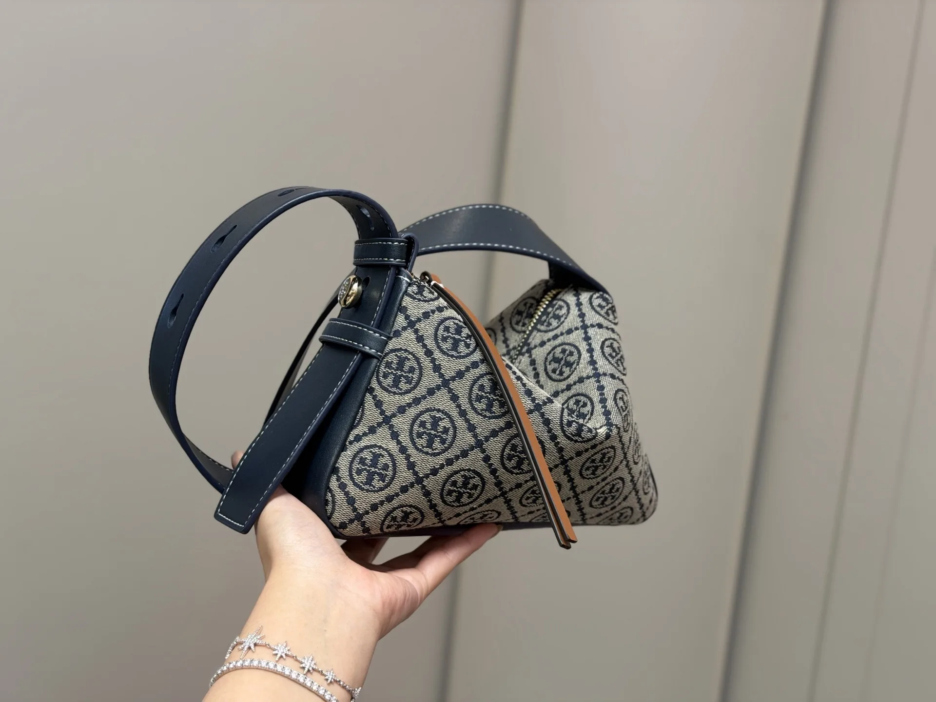 Monogram Canvas Shoulder Bag D30018288 — view 9