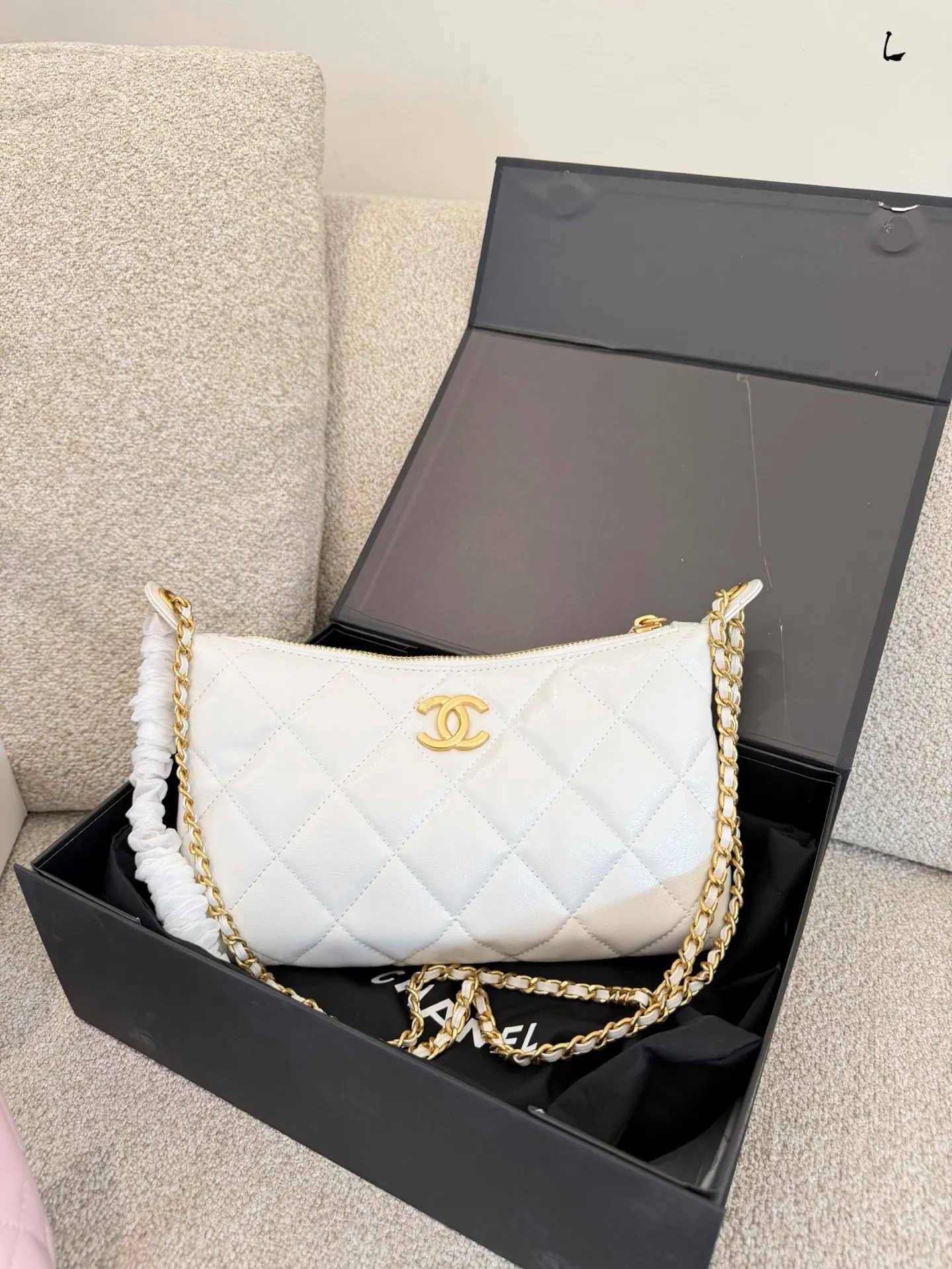 Quilted Lambskin Hobo Bag D30018020 — view 2