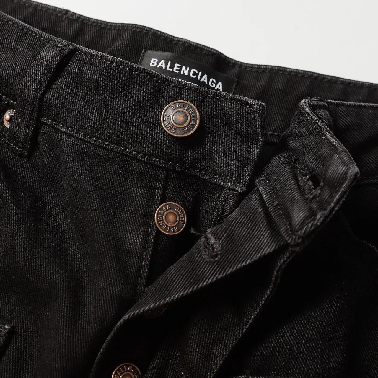 Reversed Pocket Distressed Wide-Leg Jeans D24018637 — view 16