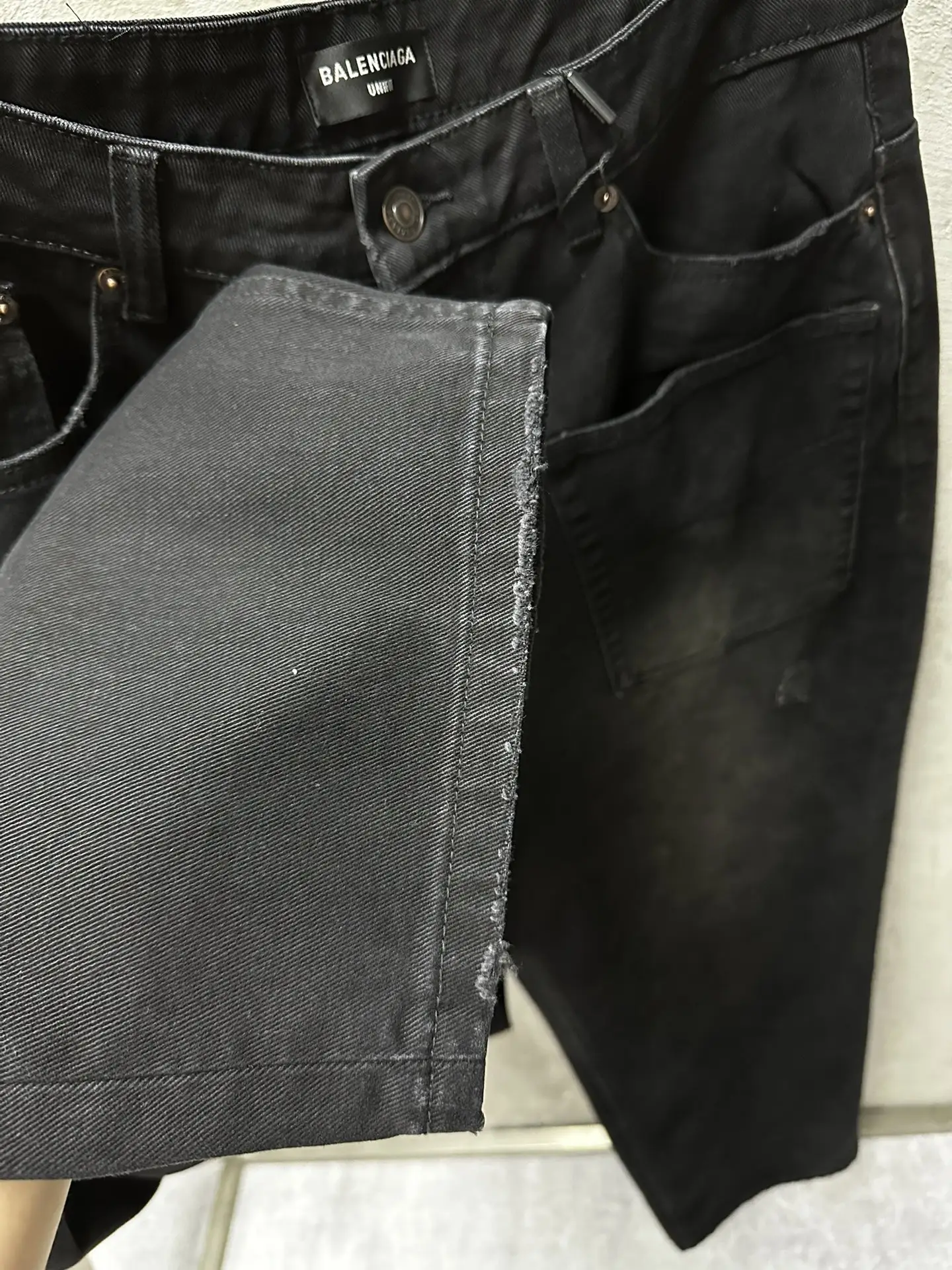 Reversed Pocket Distressed Wide-Leg Jeans D24018637 — view 25