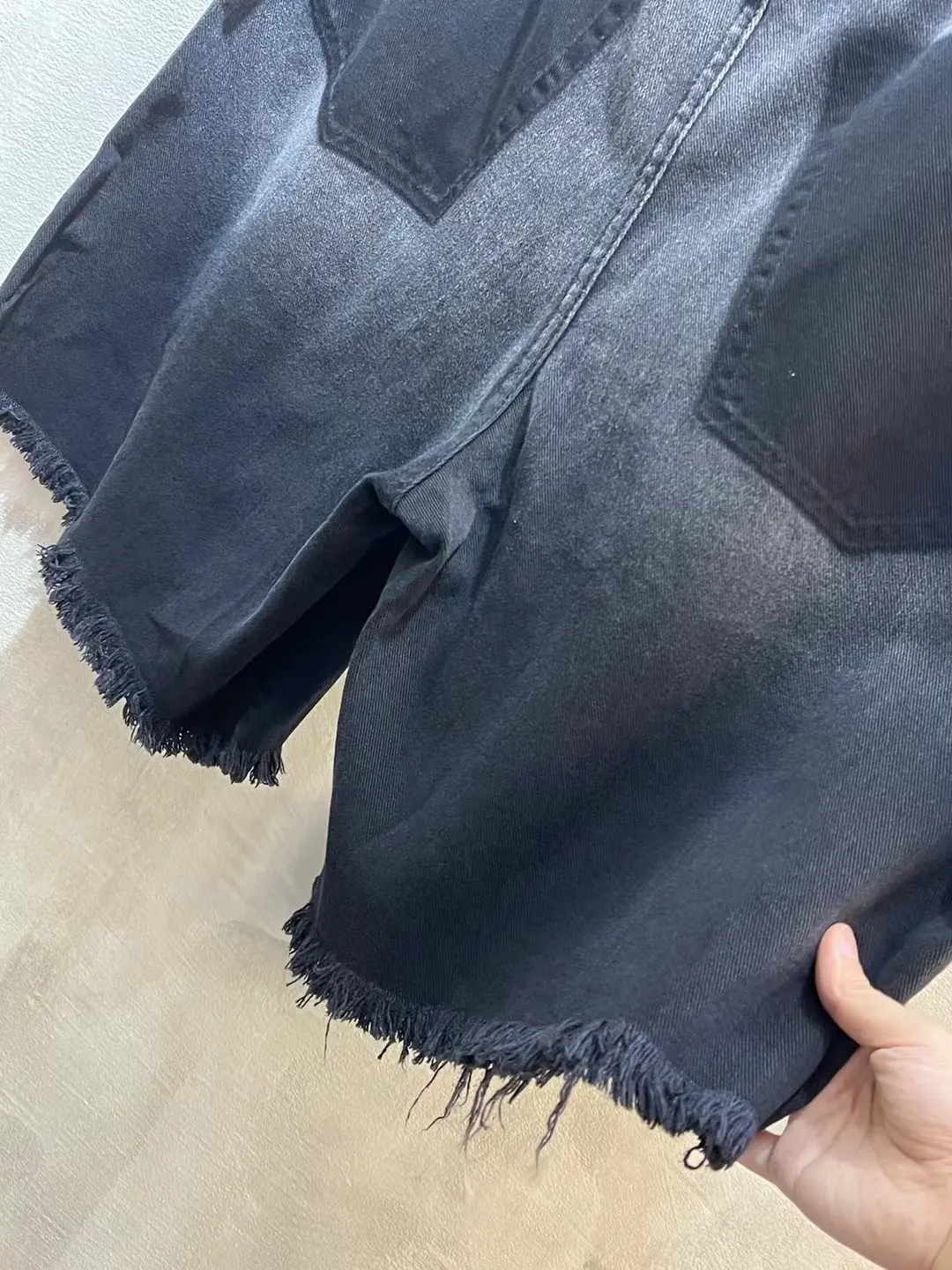 Distressed Raw-Hem Denim Shorts D21518635 — view 11