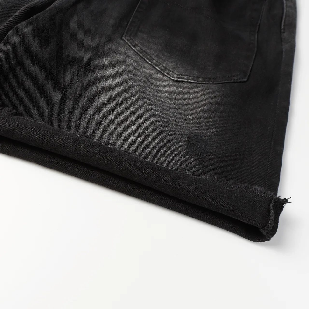 Distressed Frayed Denim Shorts D21518636 — view 6