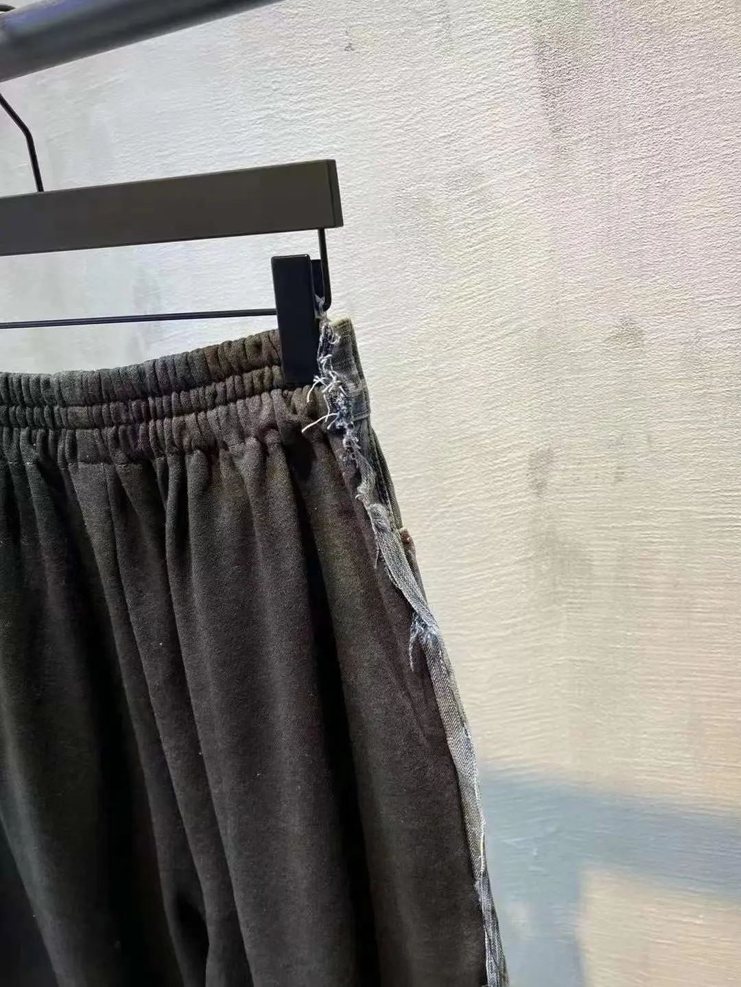Hybrid Denim and Jersey Wide-Leg Jeans D23020549 — view 3