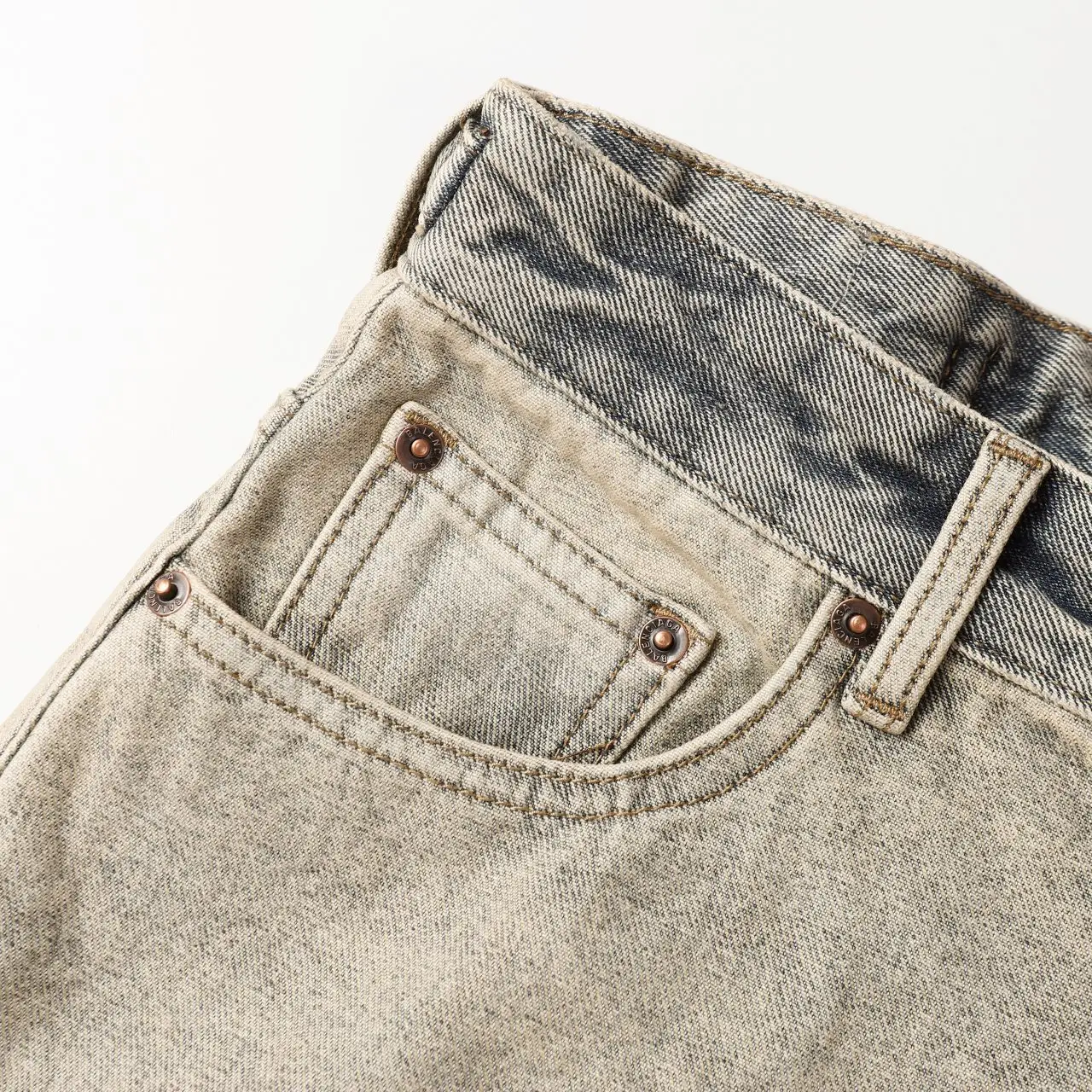 Inside-Out Effect Baggy Denim Shorts D21018719 — view 6