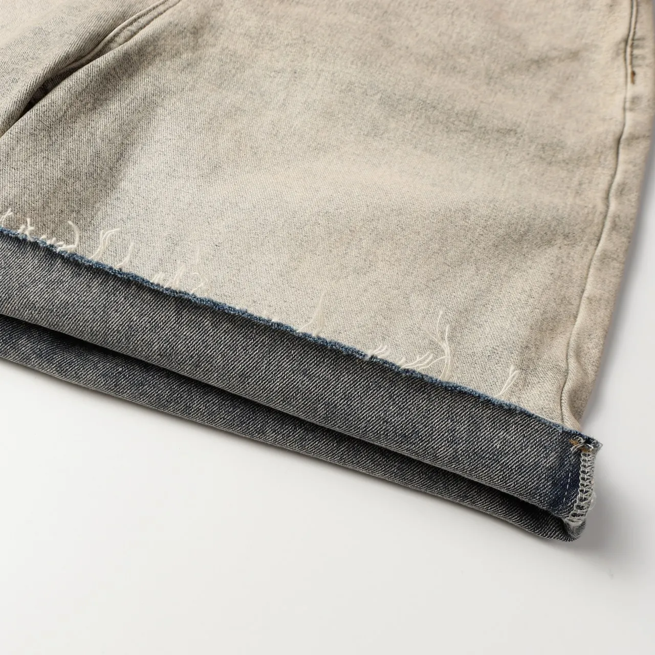 Inside-Out Effect Baggy Denim Shorts D21018719 — view 8