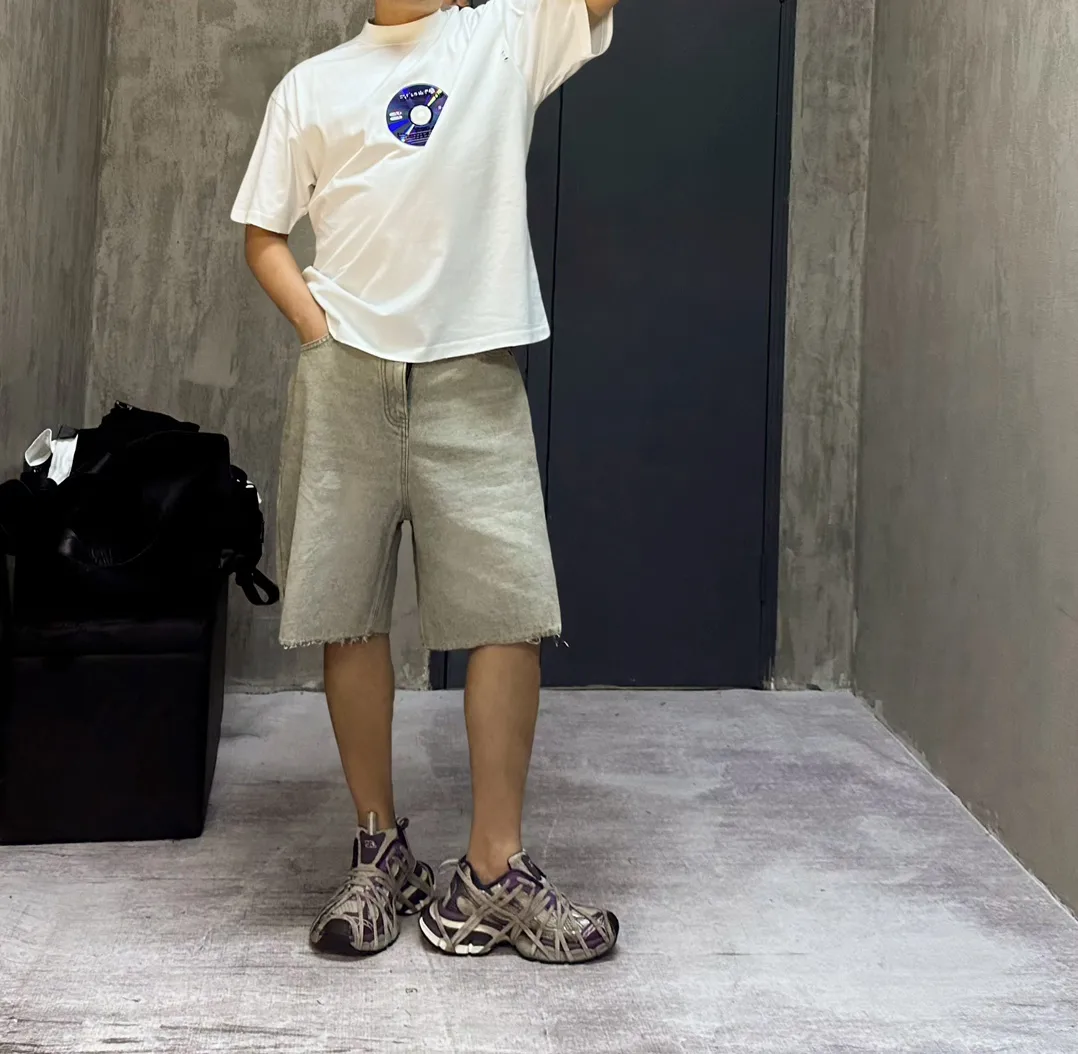 Baggy Inside-Out Washed Denim Shorts D21018634 — view 2