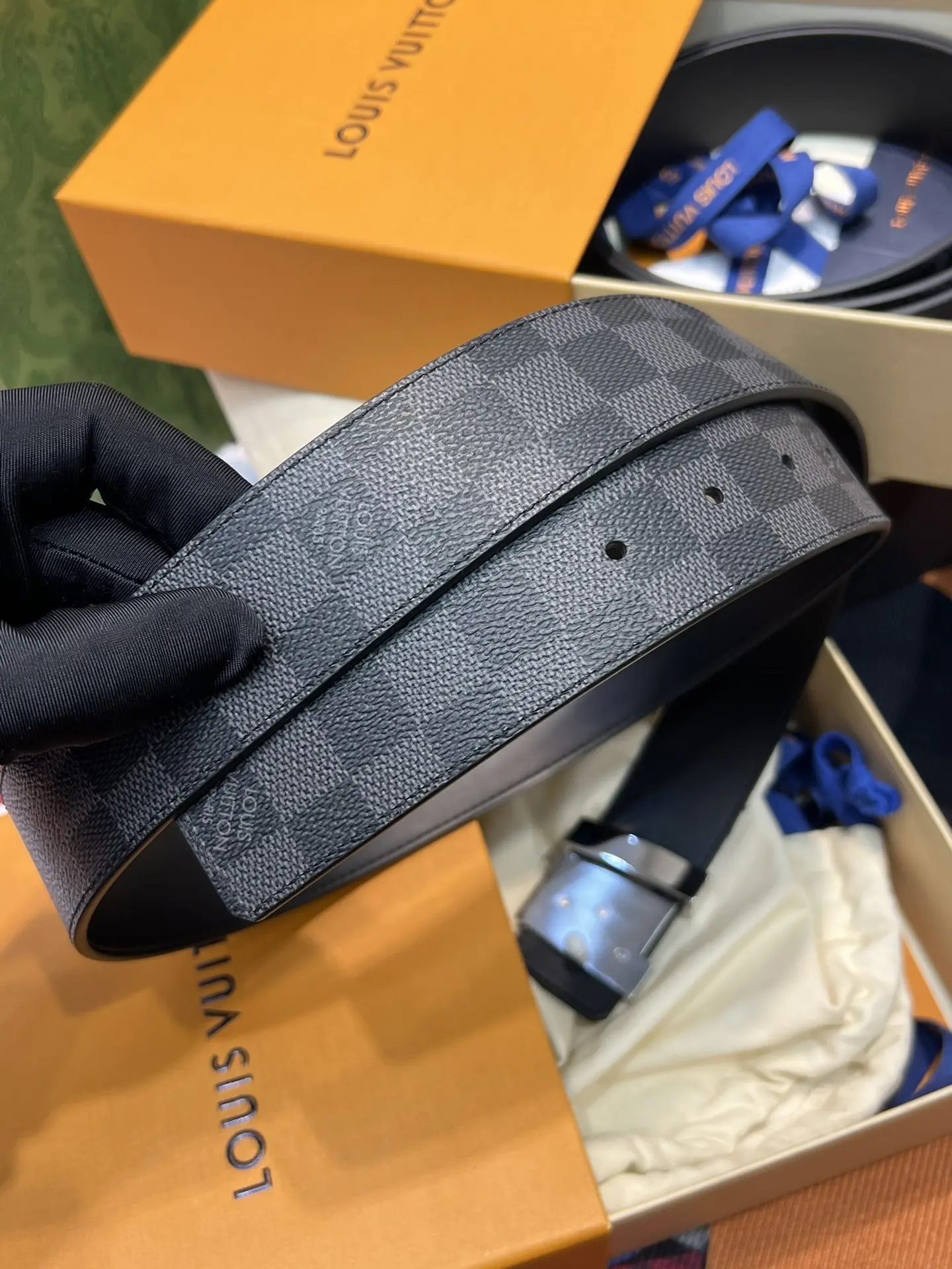Louis Vuitton Damier Graphite Reversible Belt D30518357 — view 9