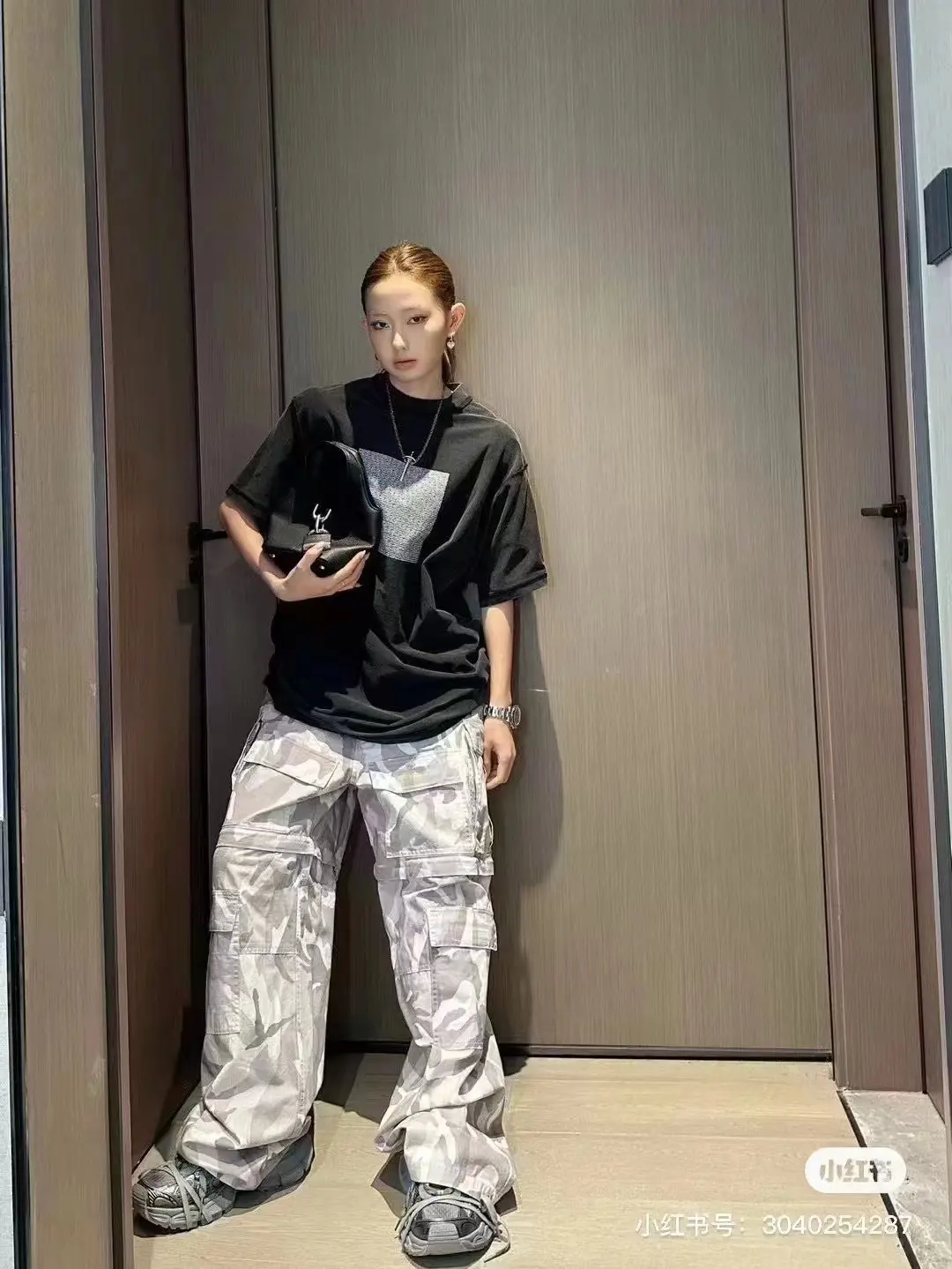 Balenciaga Hand-Painted Camouflage Cargo Trousers D23520547 — view 13