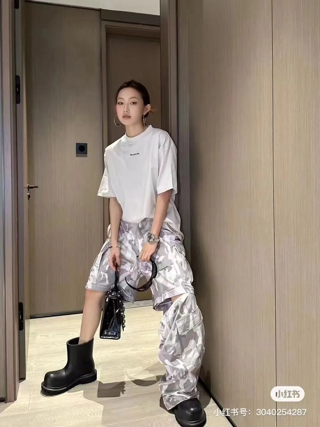 Balenciaga Hand-Painted Camouflage Cargo Trousers D23520547 — view 16