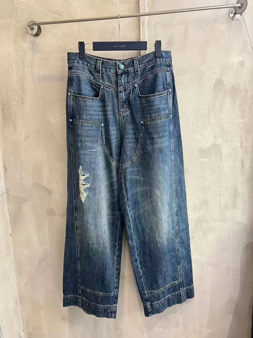 Turquoise Studded Relaxed-Fit Jeans D25518628