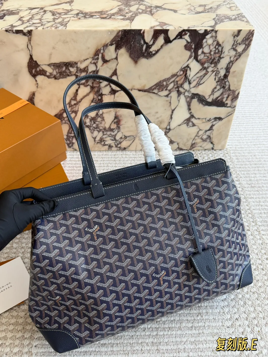 Bellechasse Biaude Monogram Tote Bag D31017909 — view 14