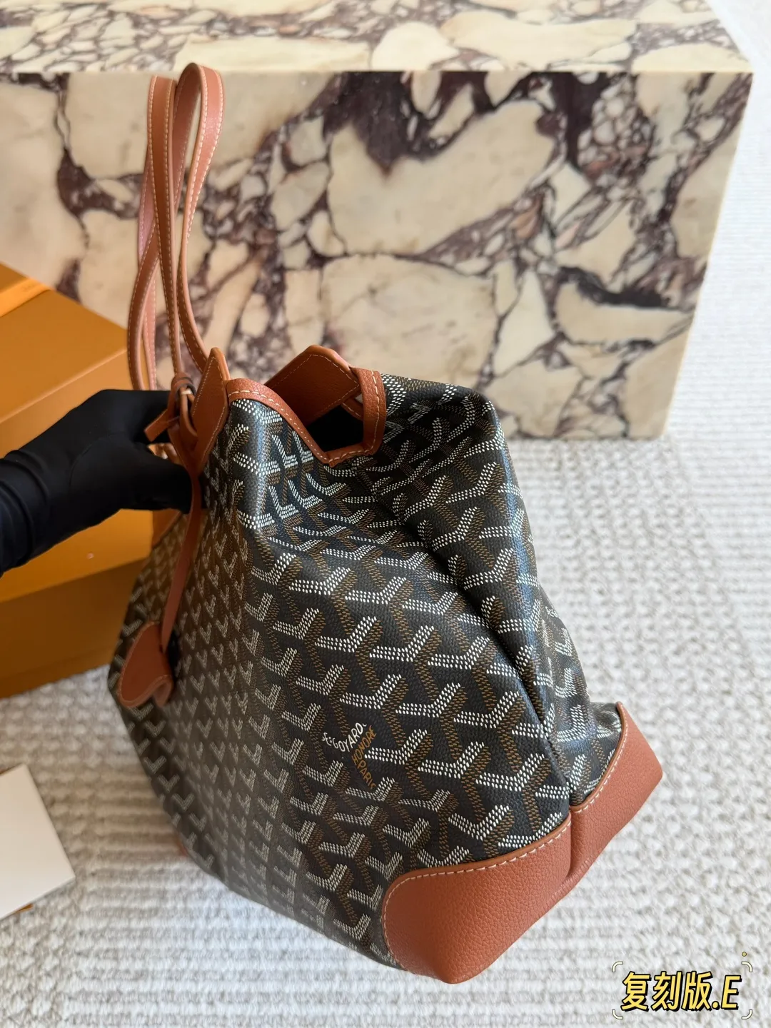 Bellechasse Biaude Monogram Tote Bag D31017909 — view 4