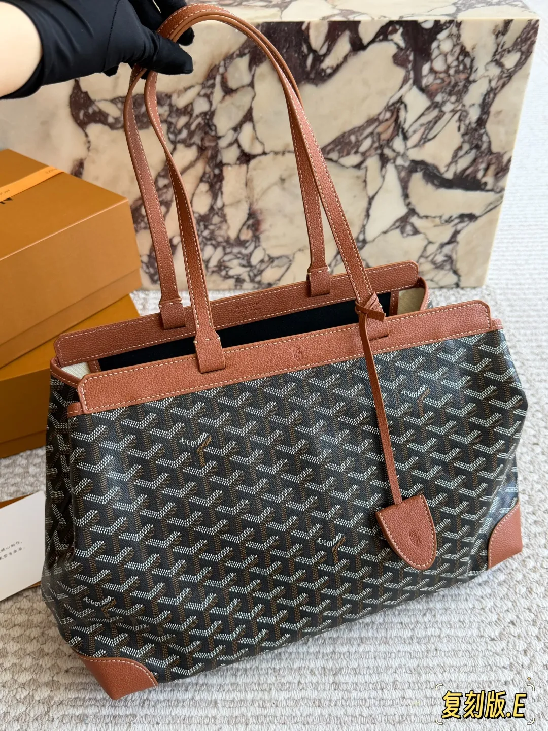 Bellechasse Biaude Monogram Tote Bag D31017909 — view 7
