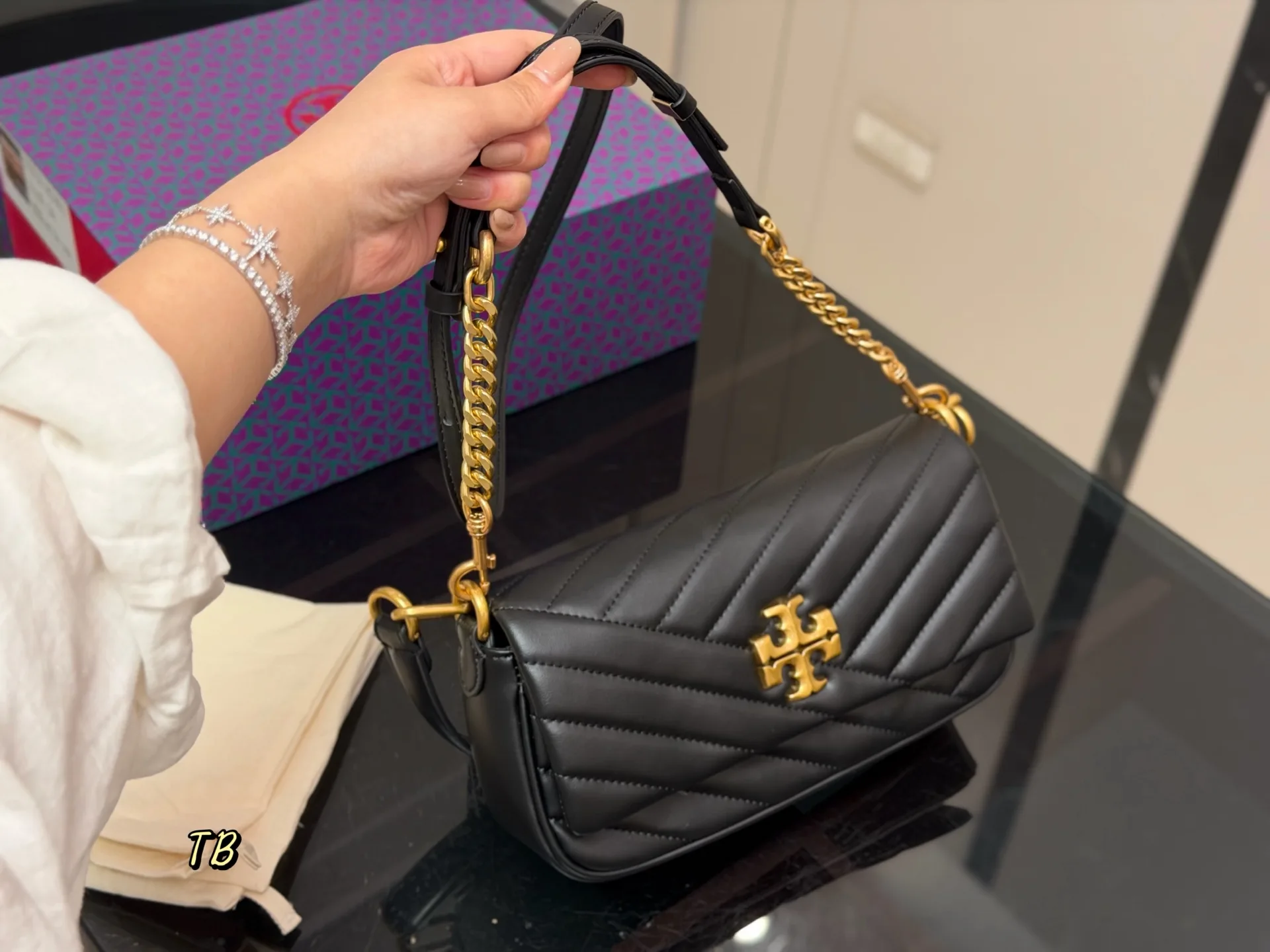 Kira Chevron Quilted Shoulder Bag D31018293 — view 2