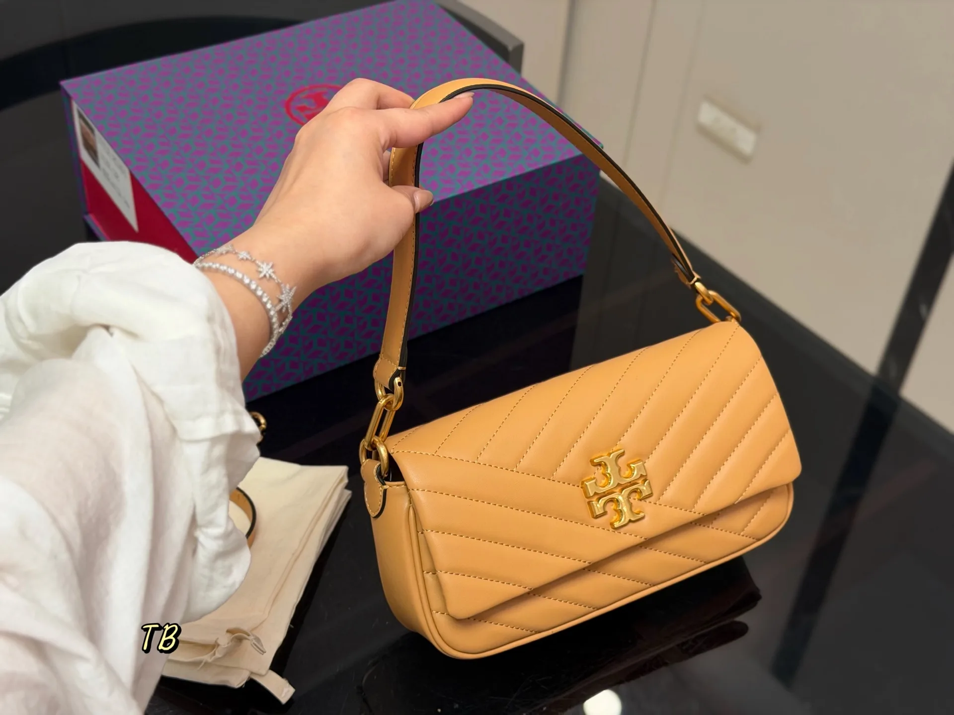 Kira Chevron Quilted Shoulder Bag D31018293 — view 12