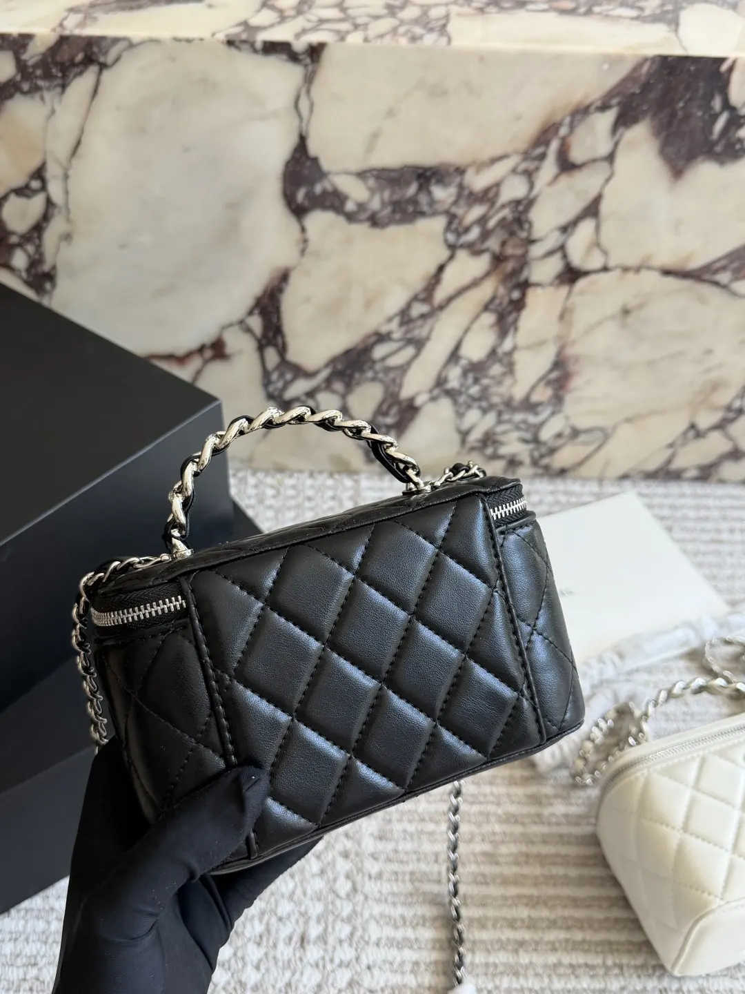 Quilted Lambskin Vanity Case with Top Handle D31018037 — view 7