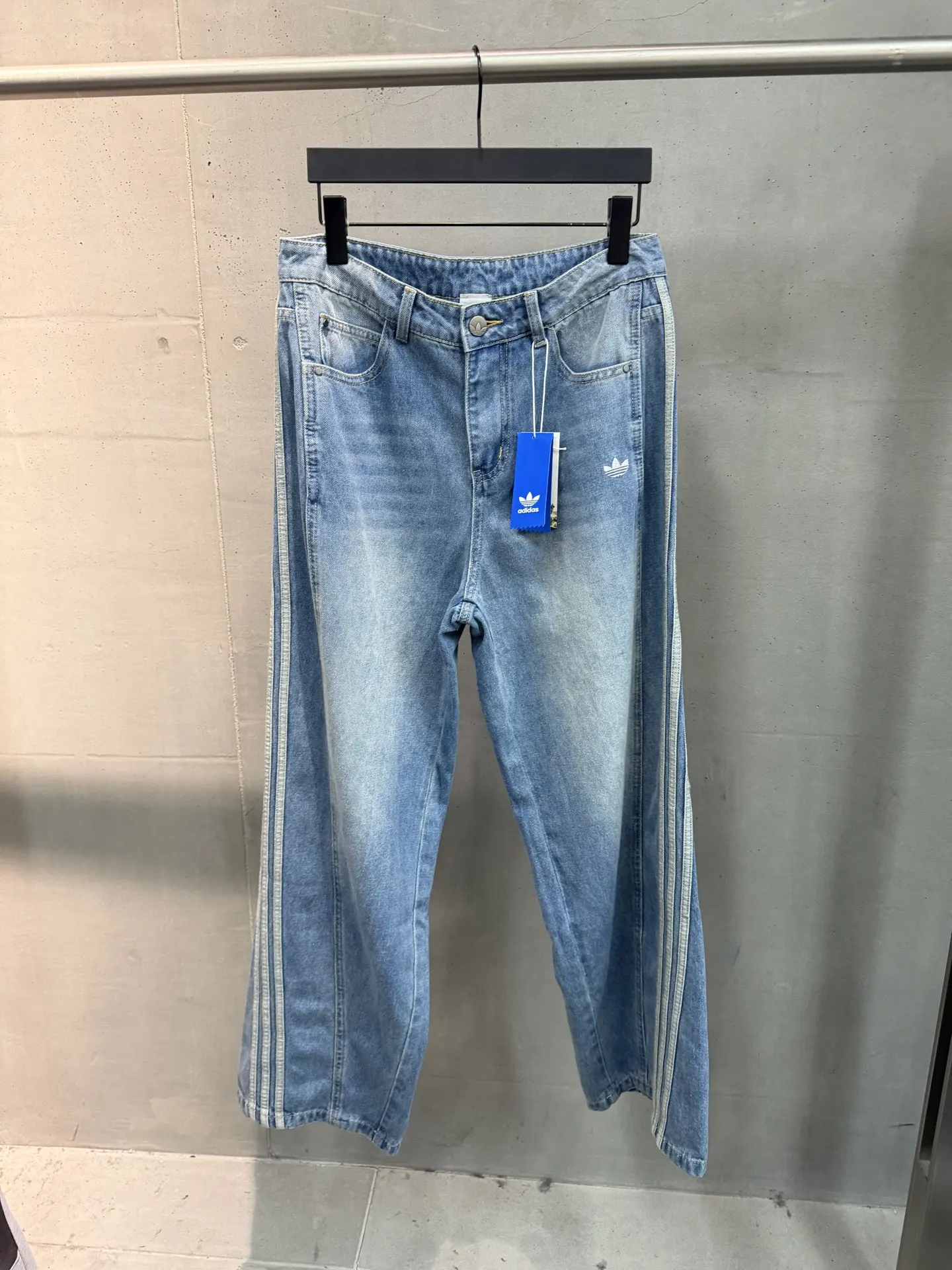 Adidas Originals Retro Stripe Straight-Leg Jeans D19520544