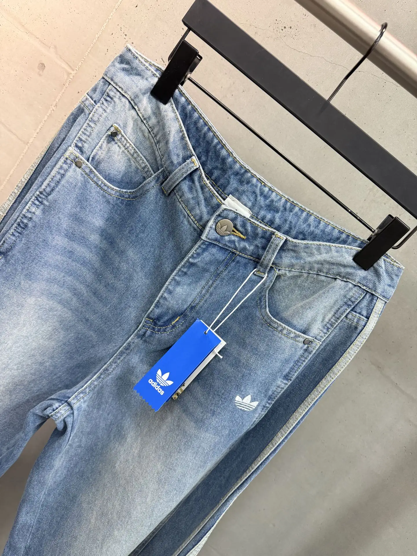 Adidas Originals Retro Stripe Straight-Leg Jeans D19520544 — view 4