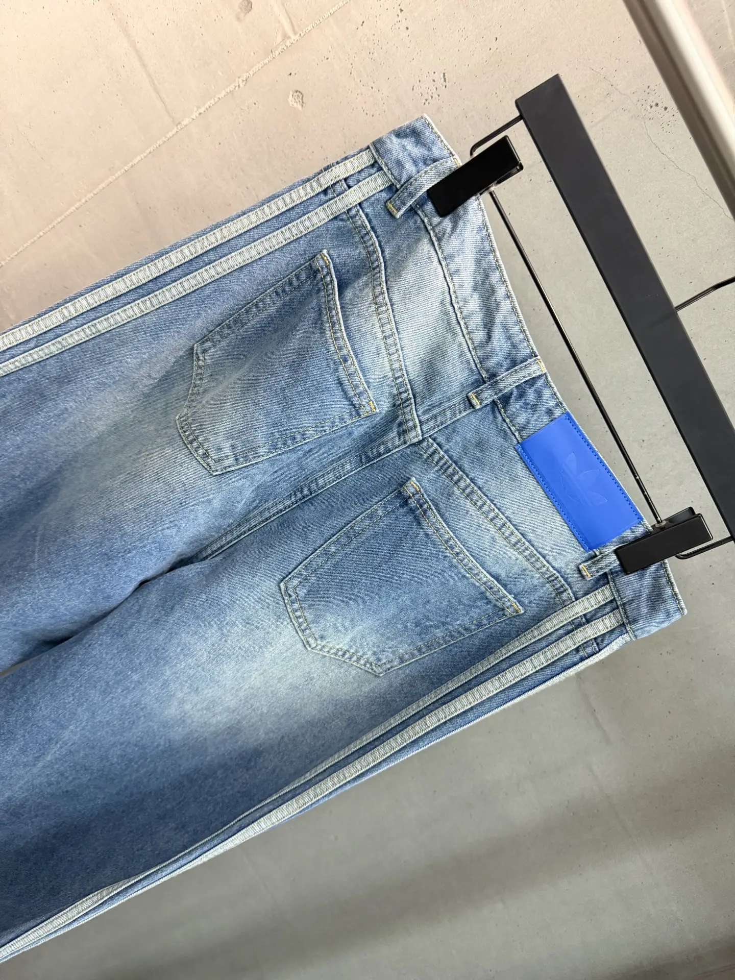 Adidas Originals Retro Stripe Straight-Leg Jeans D19520544 — view 7