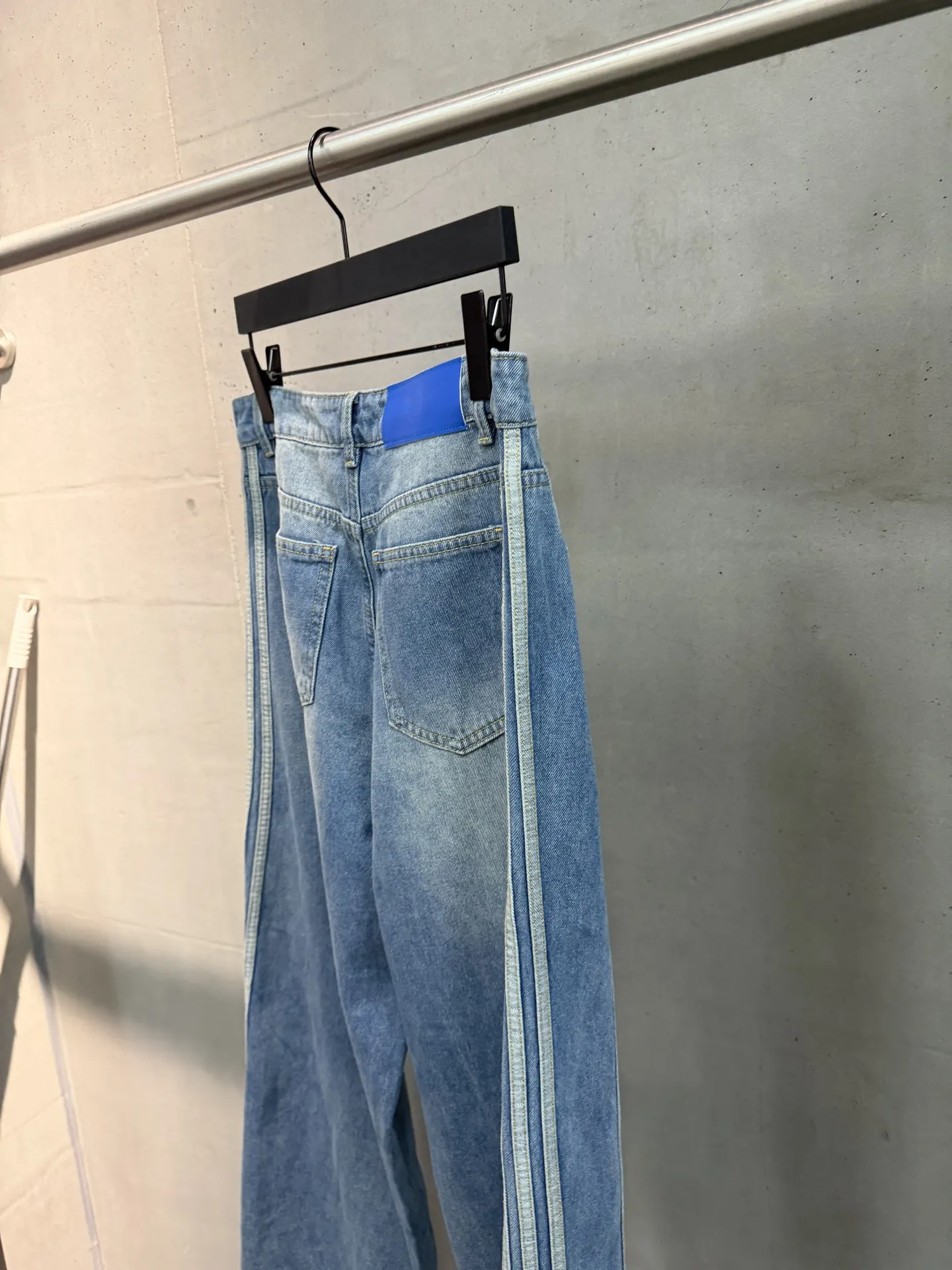 Adidas Originals Retro Stripe Straight-Leg Jeans D19520544 — view 9