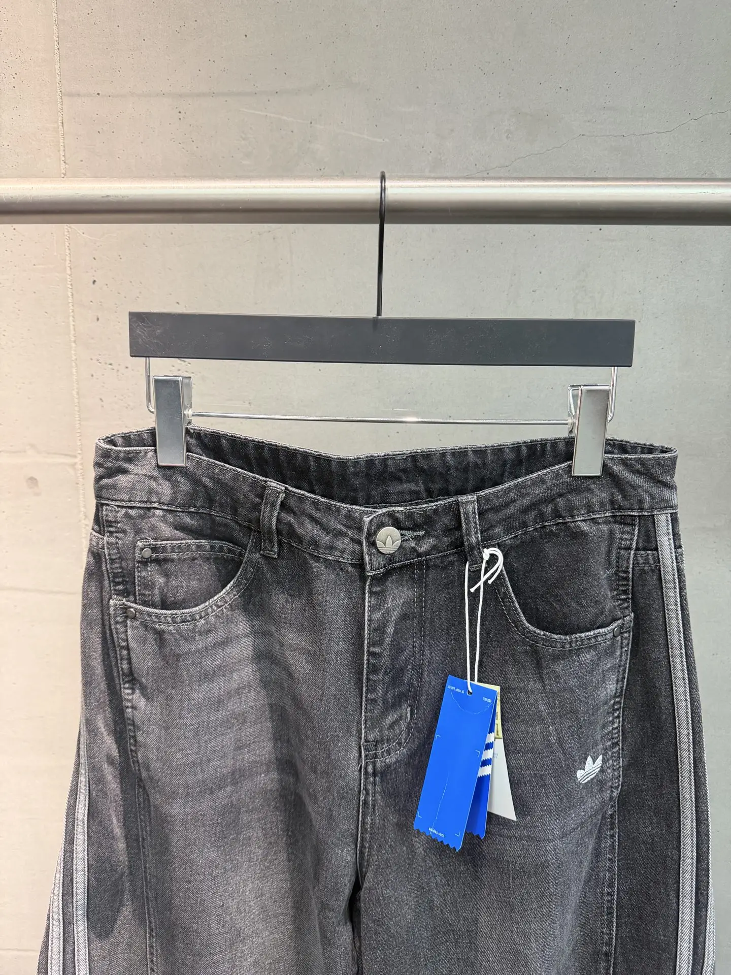 Washed Denim Three-Stripe Straight-Leg Jeans D19520545 — view 3