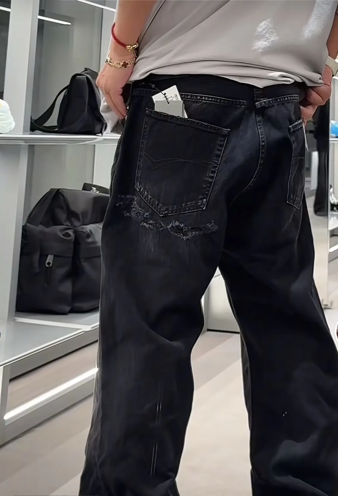 Distressed Wide-Leg Denim Jeans D21020570 — view 5