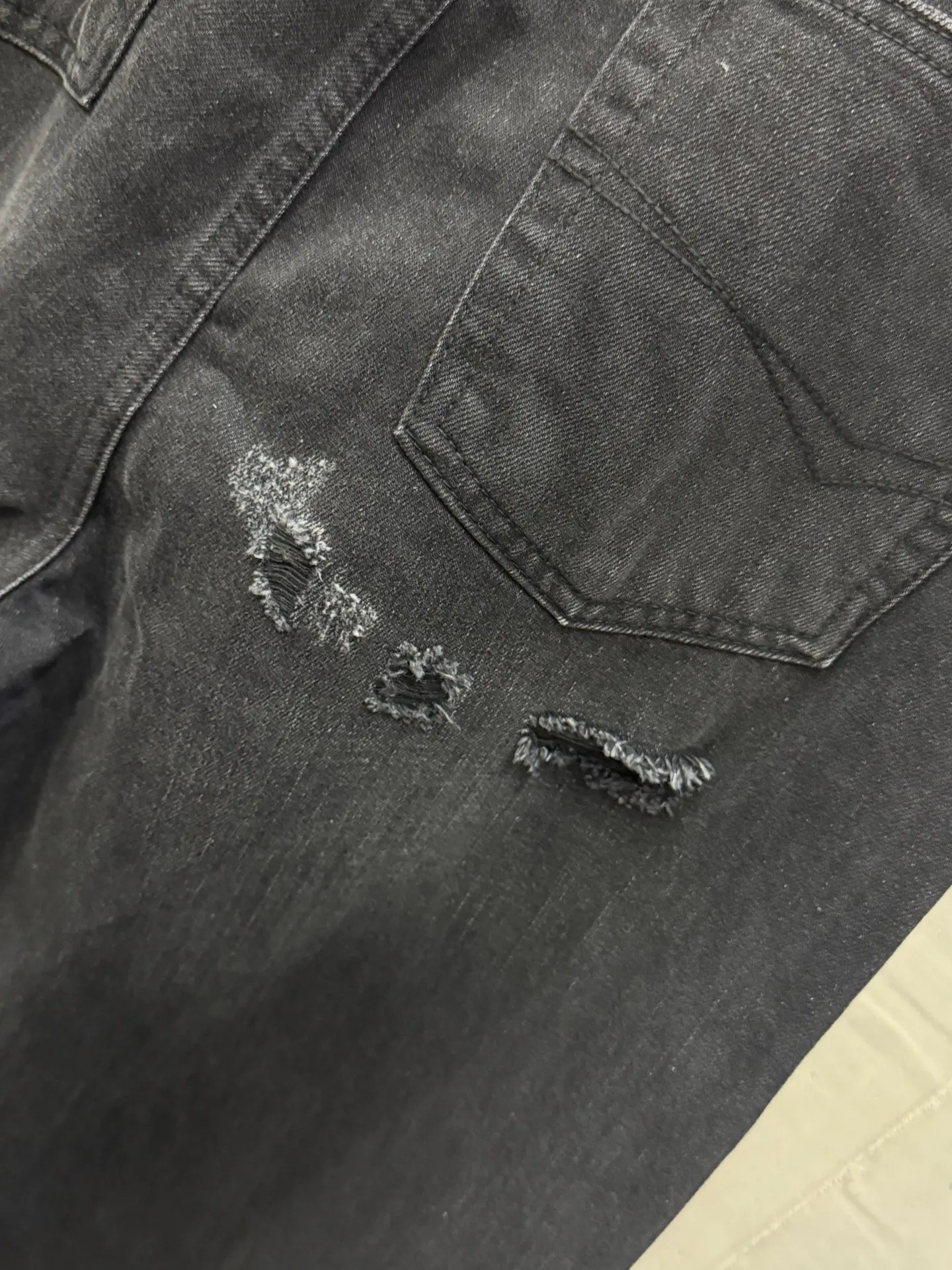 Distressed Wide-Leg Denim Jeans D21020571 — view 8