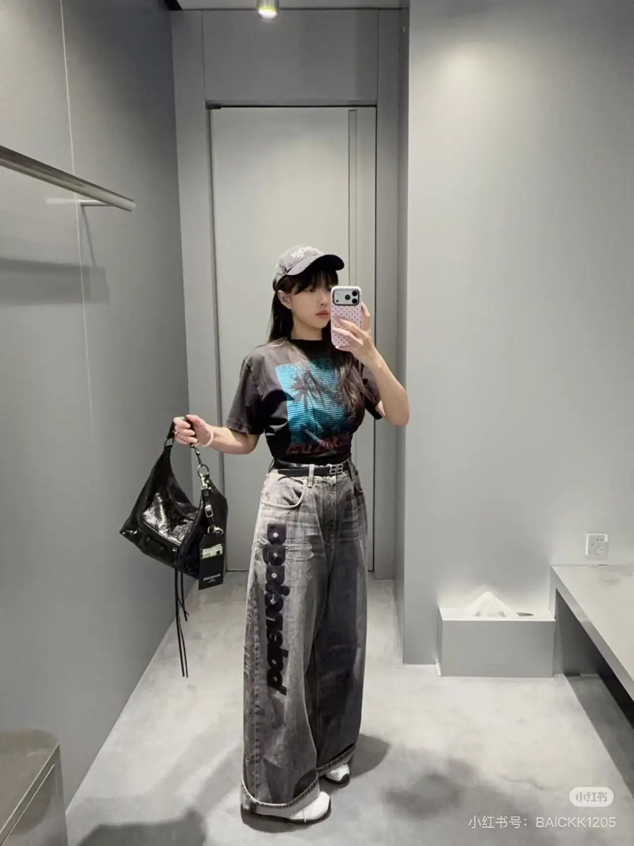 Logo Flocked Wide-Leg Washed Jeans D23020572 — view 6