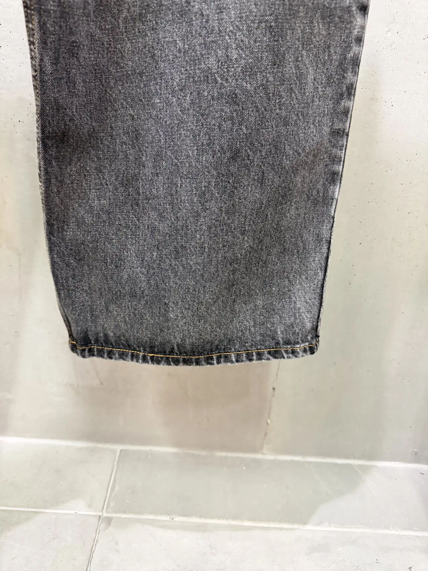 Logo Flocked Wide-Leg Washed Jeans D23020573 — view 5