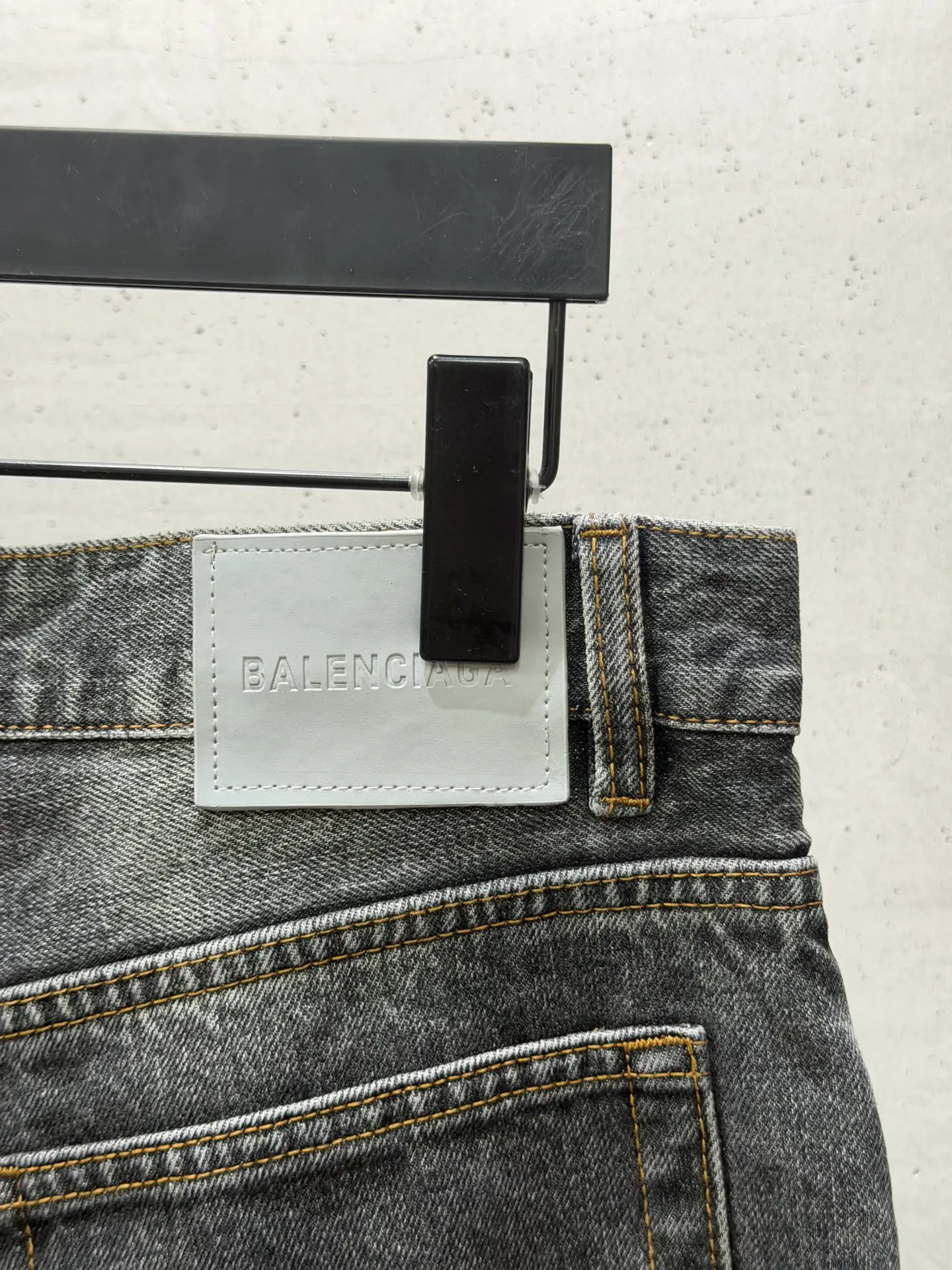 Logo Flocked Wide-Leg Washed Jeans D23020573 — view 7