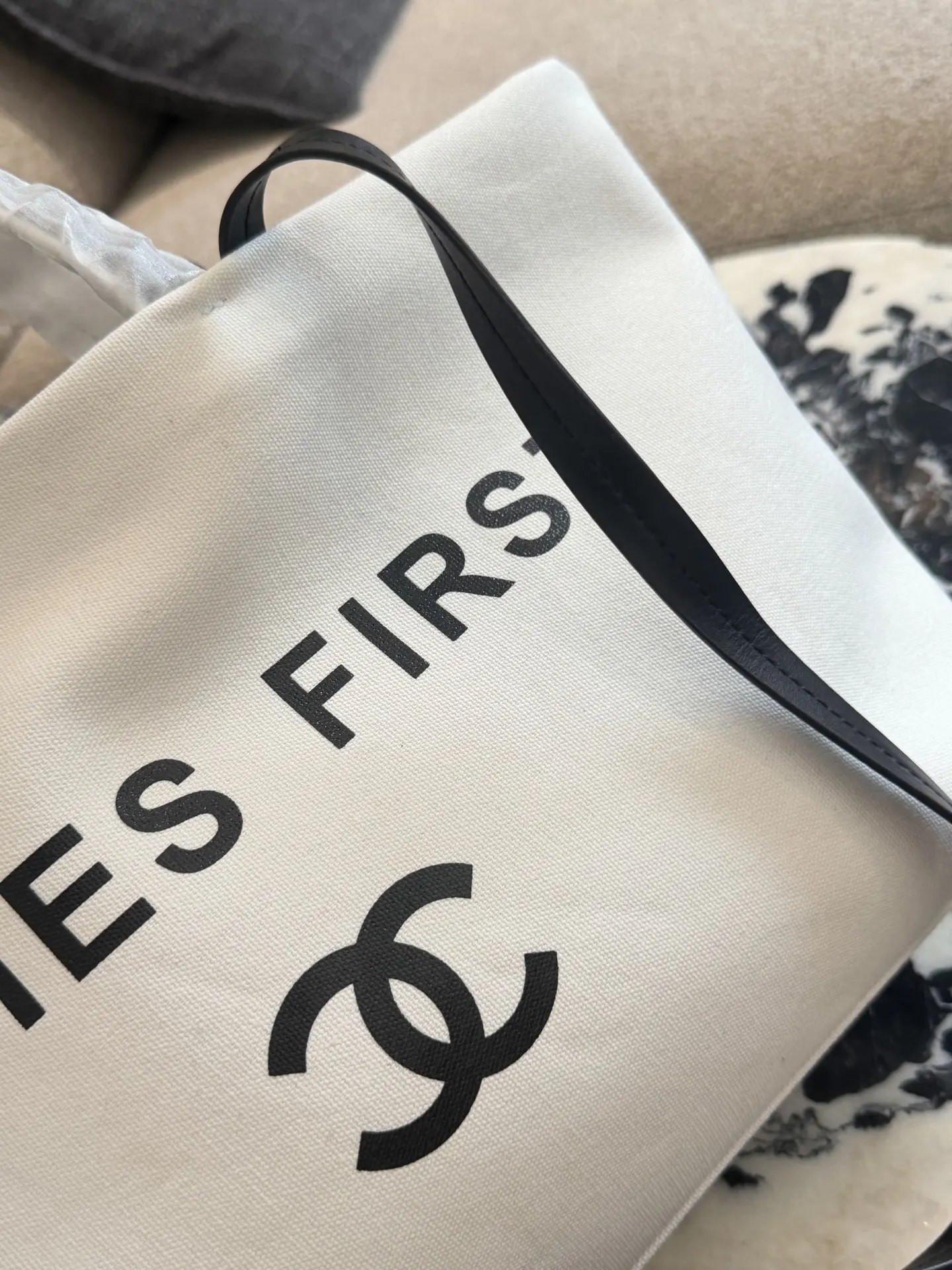 Ladies First Canvas Tote Bag D32018495 — view 3