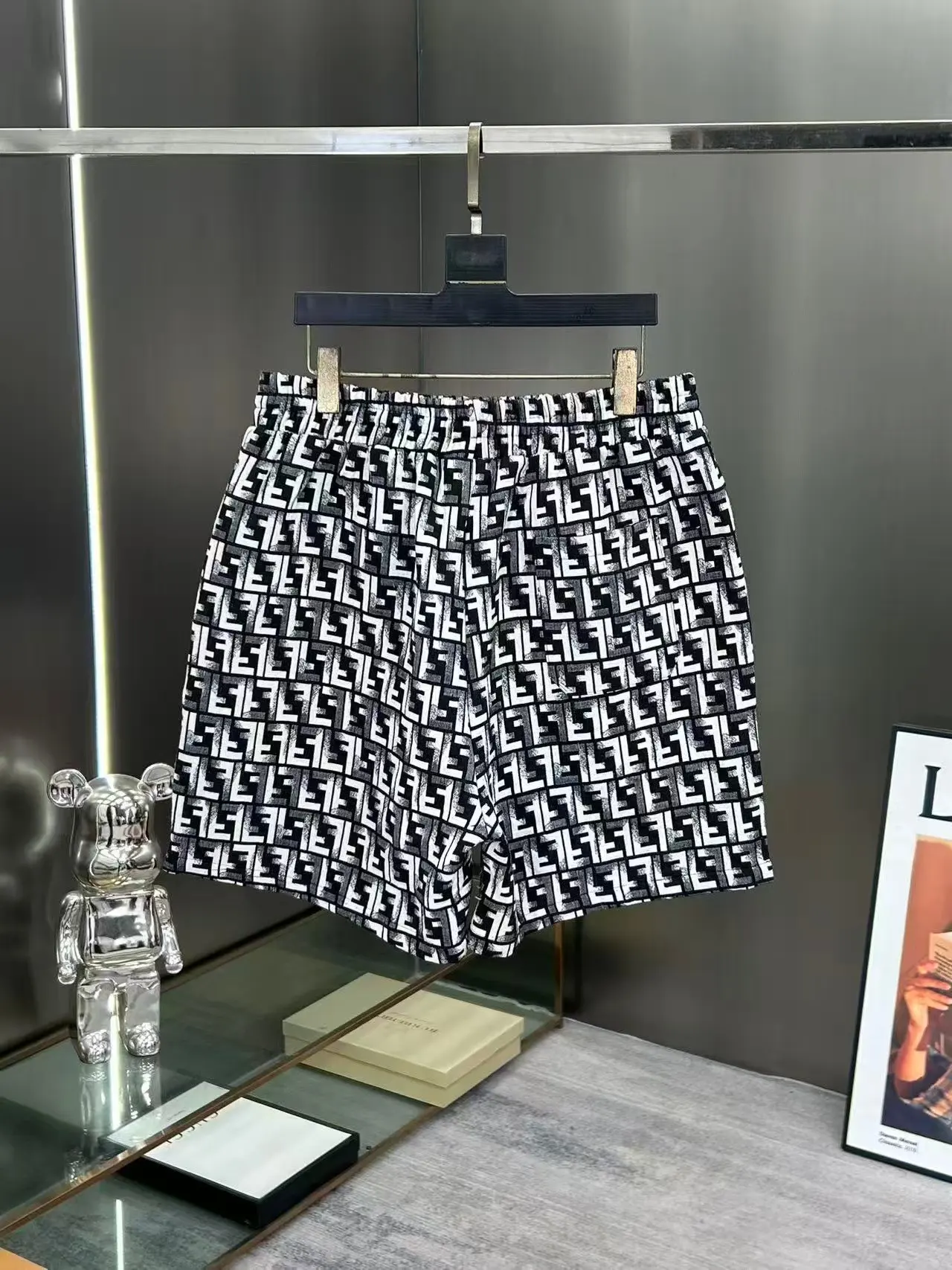 Logo-Jacquard Denim Shorts D15511046 — view 2