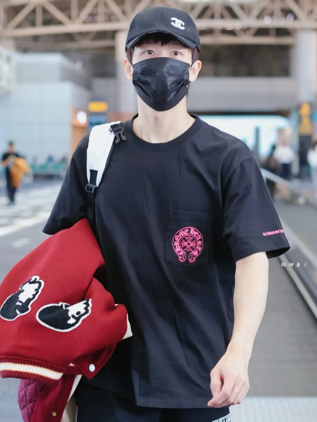 Chrome Hearts Horseshoe Embroidery T-Shirt D12023684 — view 32