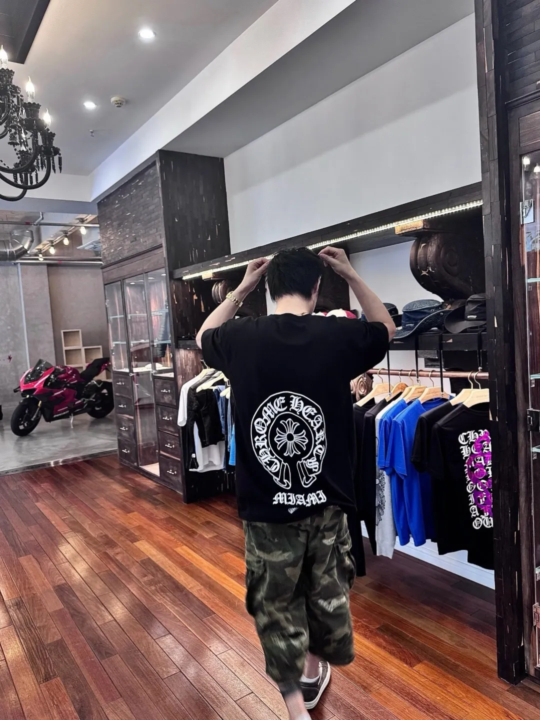 Miami Limited Edition Embroidered T-Shirt D12023683 — view 27