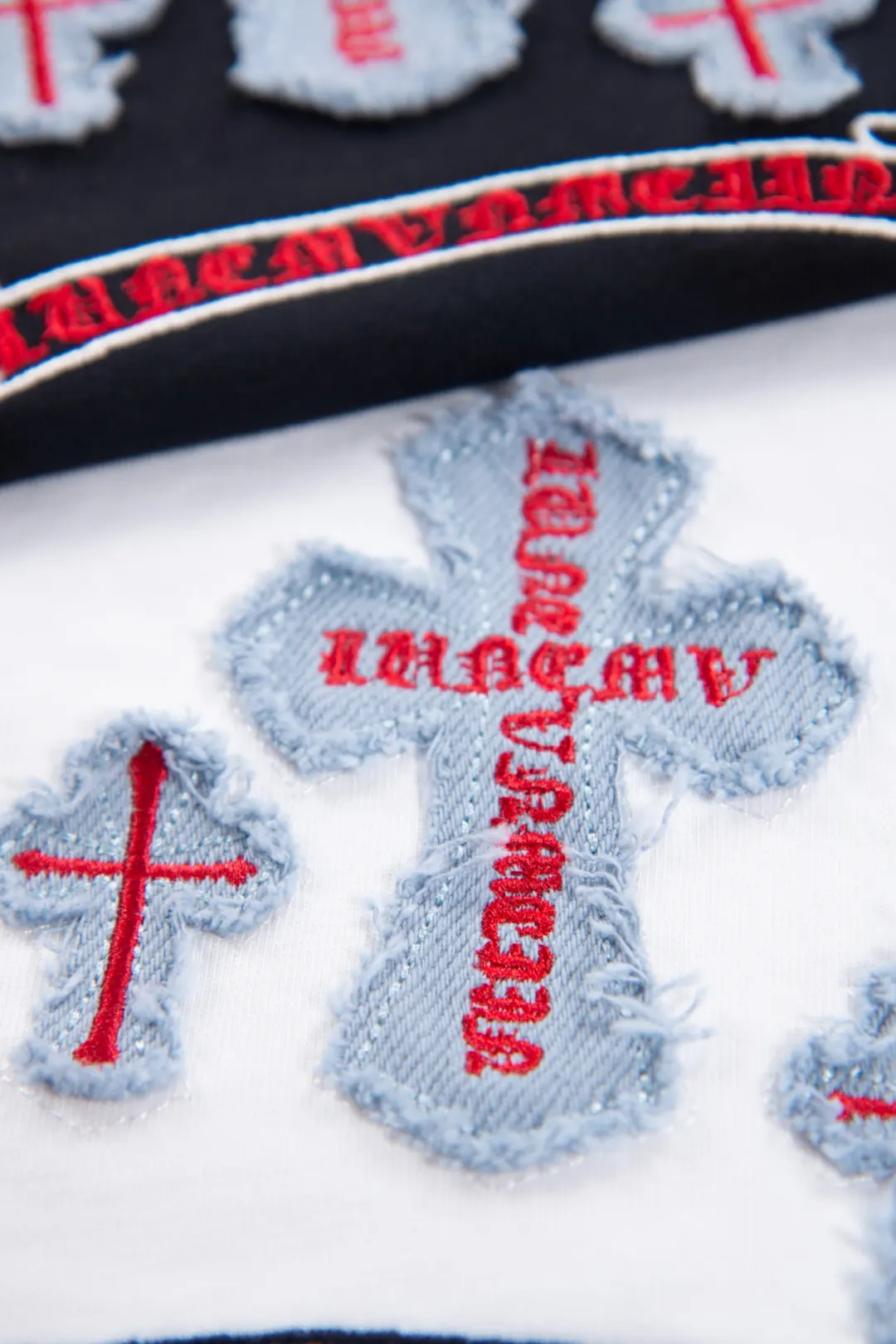 Embroidered Cross Logo Heavyweight Cotton T-Shirt D12523682 — view 11