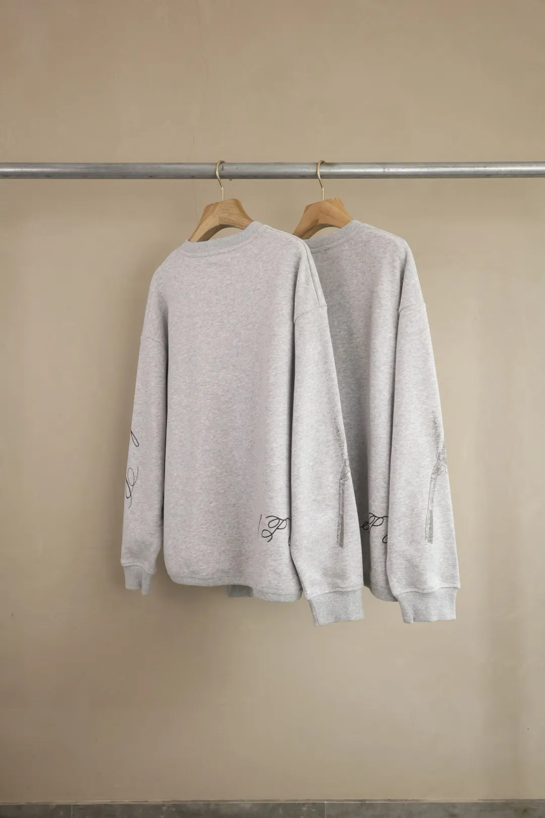 Donkey Sketch Print Crew-Neck Sweatshirt D15023709 — view 2