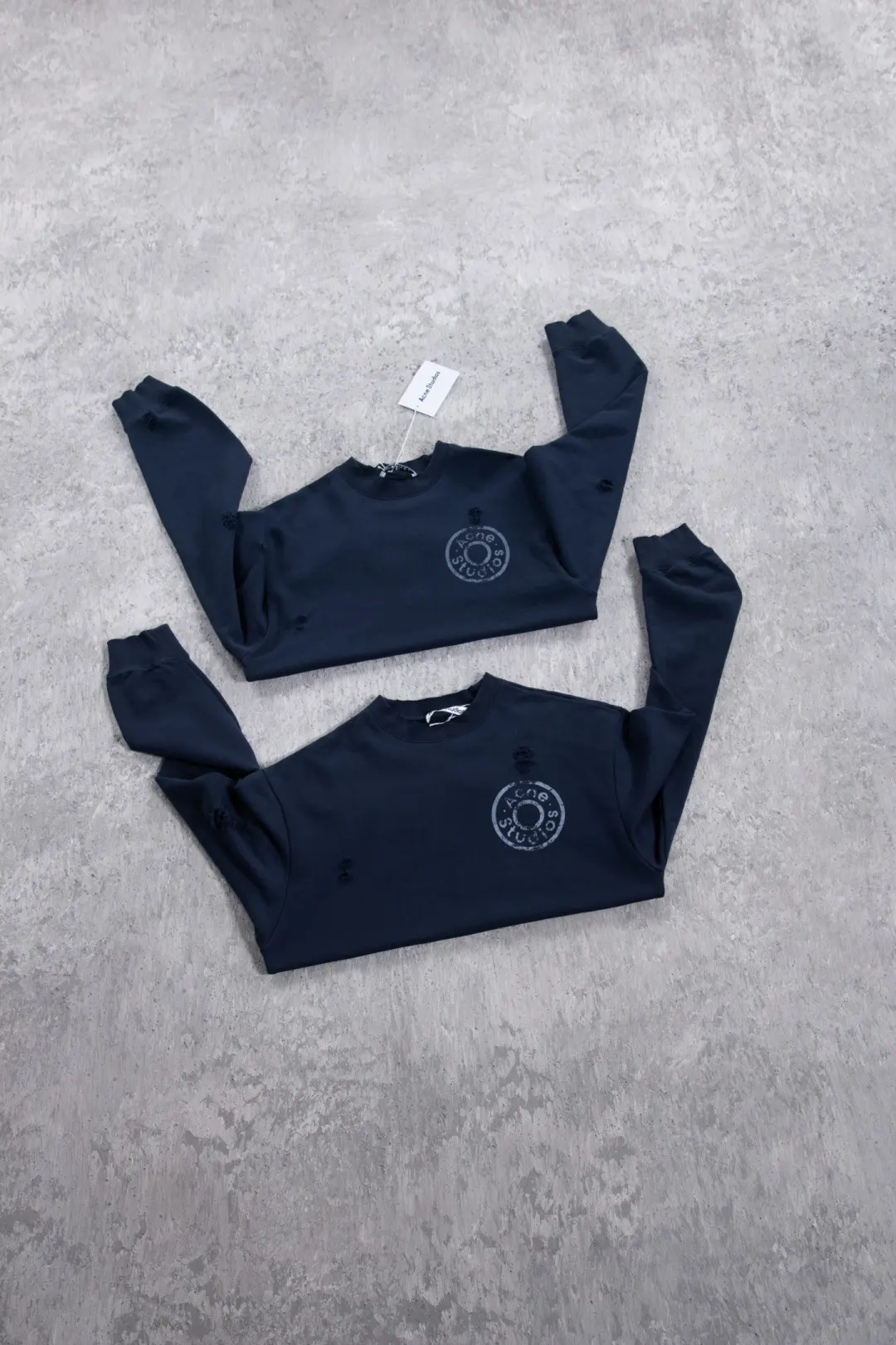 Distressed Logo-Print Crew-Neck Sweatshirt D17023712 — view 4