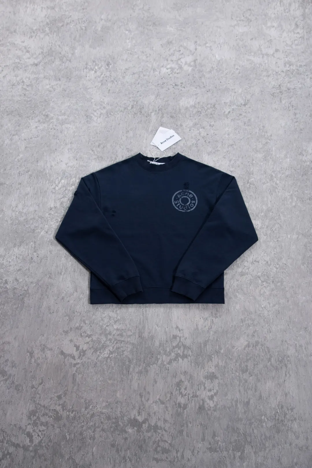 Distressed Logo-Print Crew-Neck Sweatshirt D17023712 — view 9
