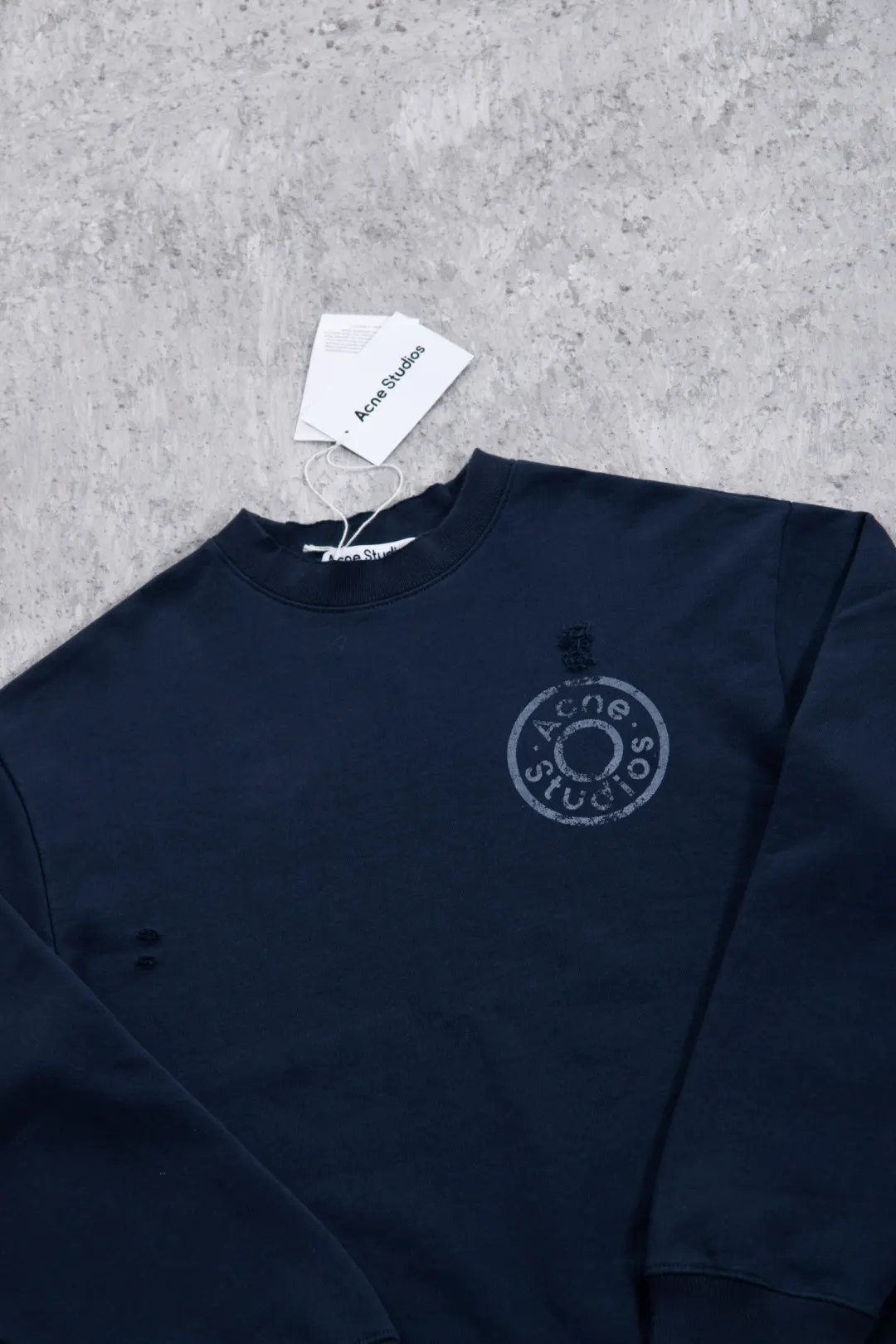 Distressed Logo-Print Crew-Neck Sweatshirt D17023712 — view 10