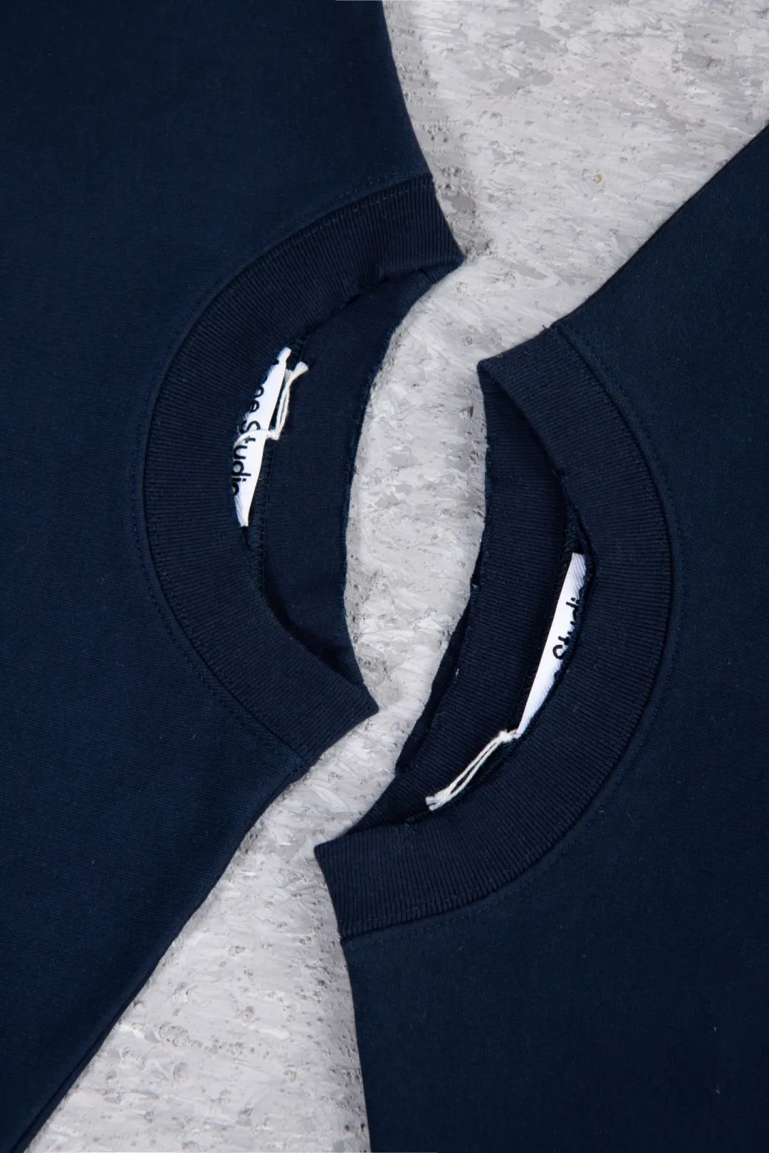Distressed Logo-Print Crew-Neck Sweatshirt D17023712 — view 15